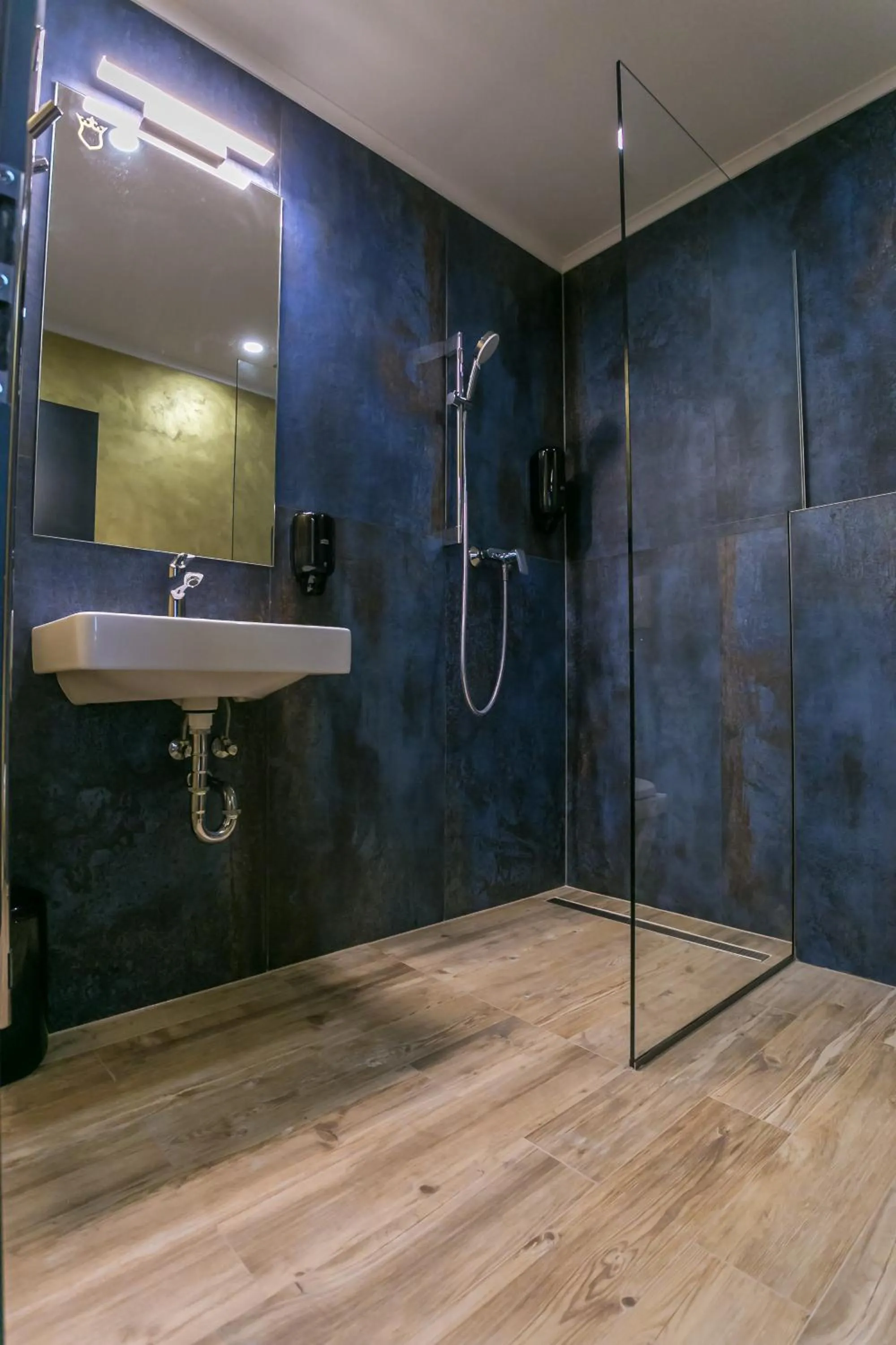 Shower in Apart Hotel GOLDEN apartments