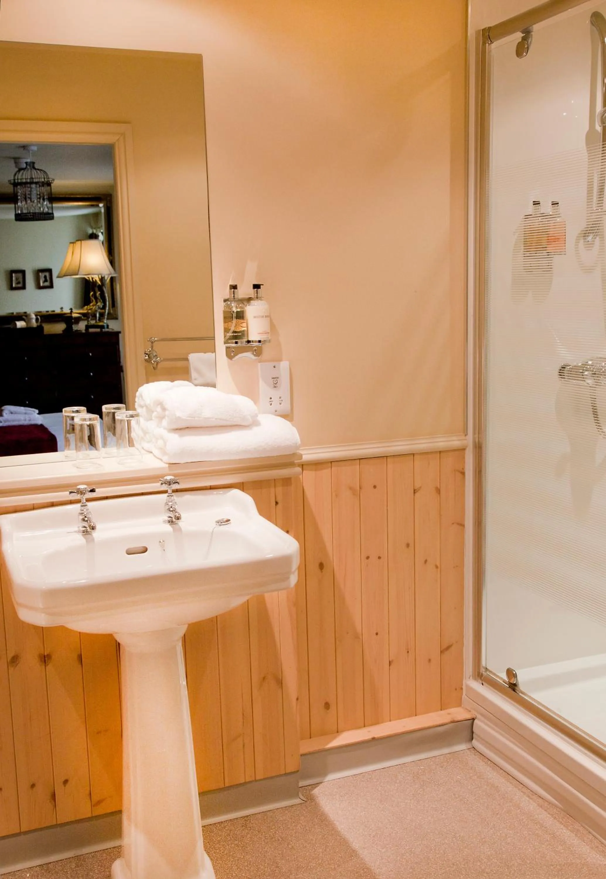 Bathroom in The Punch Bowl Inn