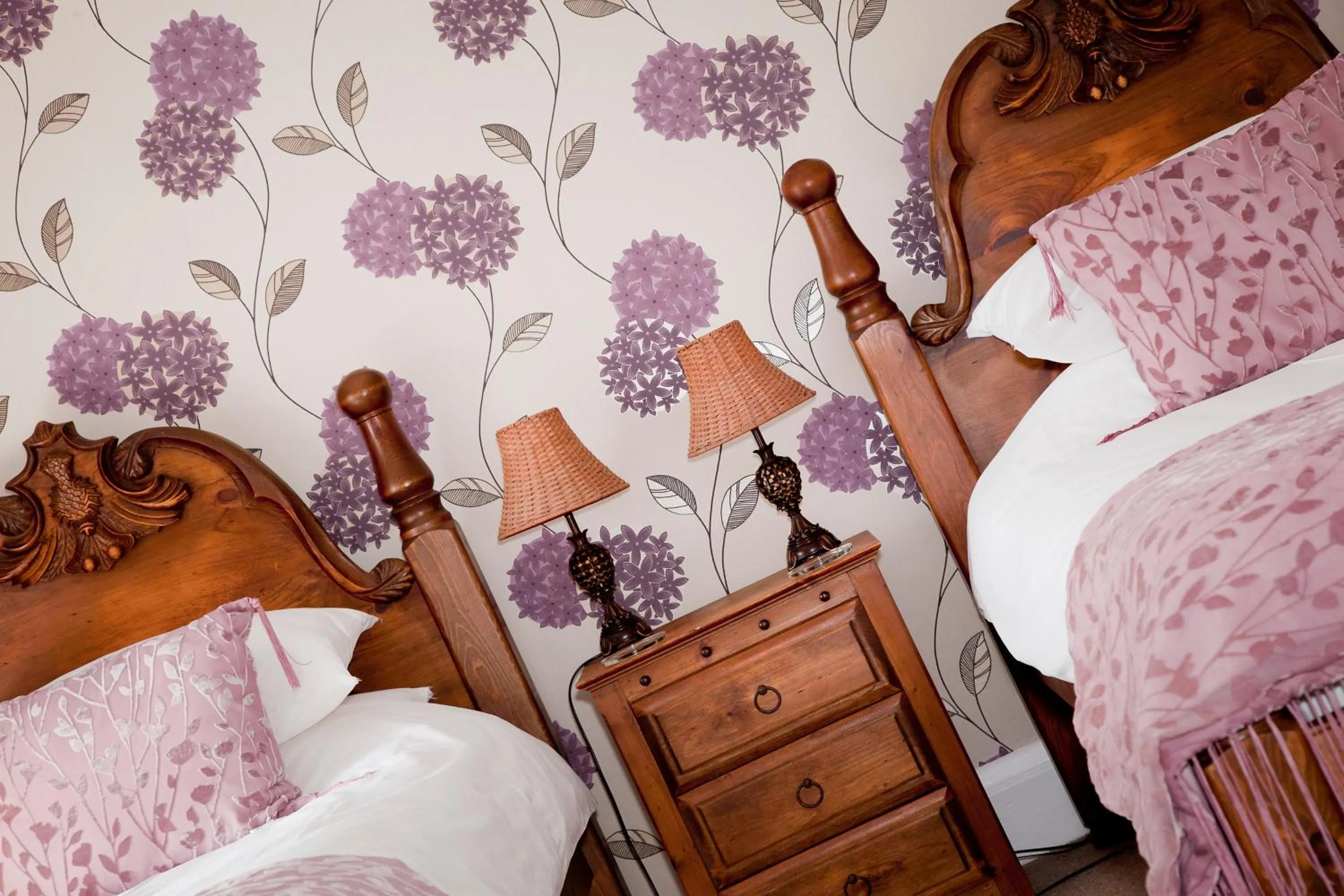 Bedroom, Bed in The Punch Bowl Inn