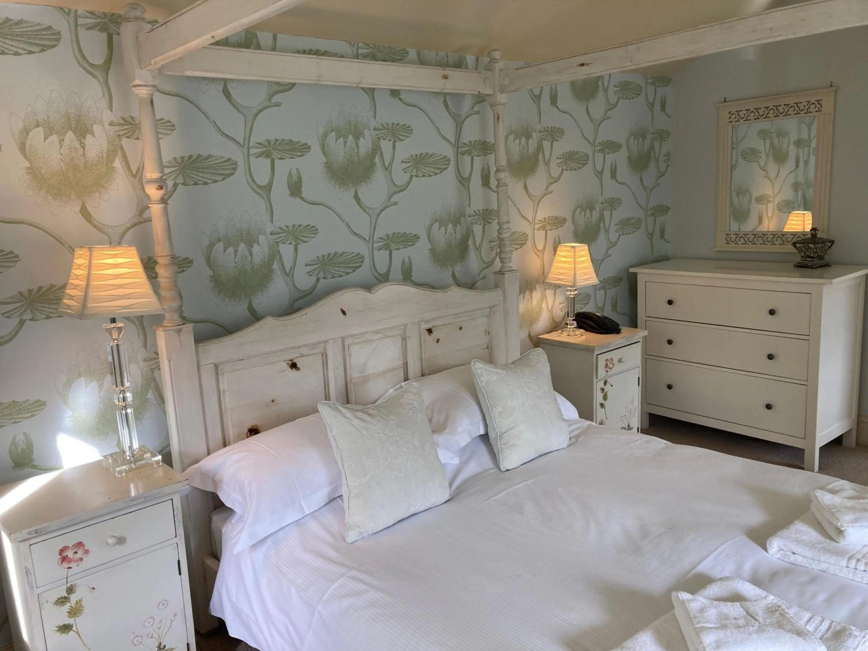 Bed in The Punch Bowl Inn