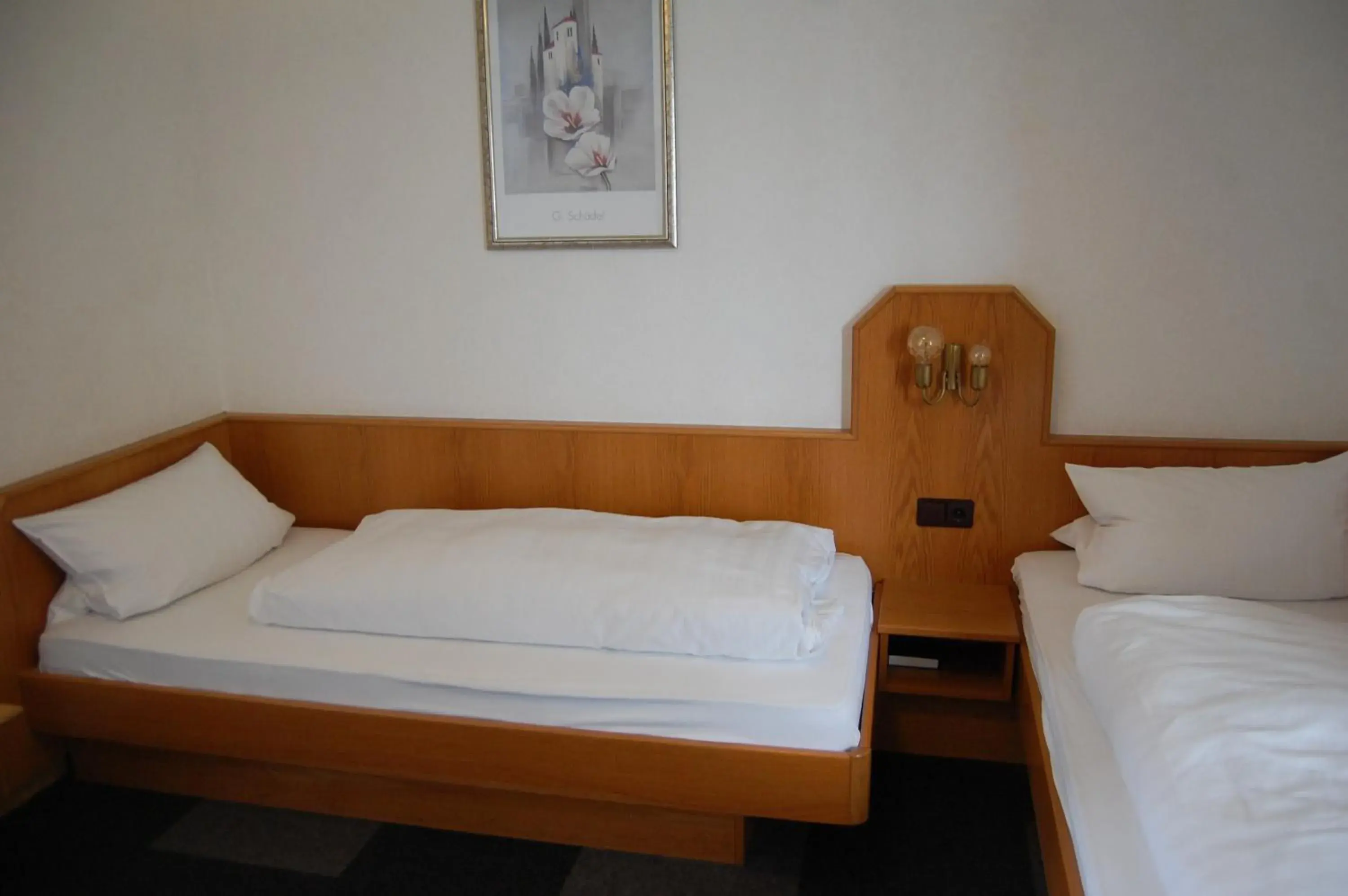 Twin Room in Hotel Johnel Twin Room in Hotel Johnel