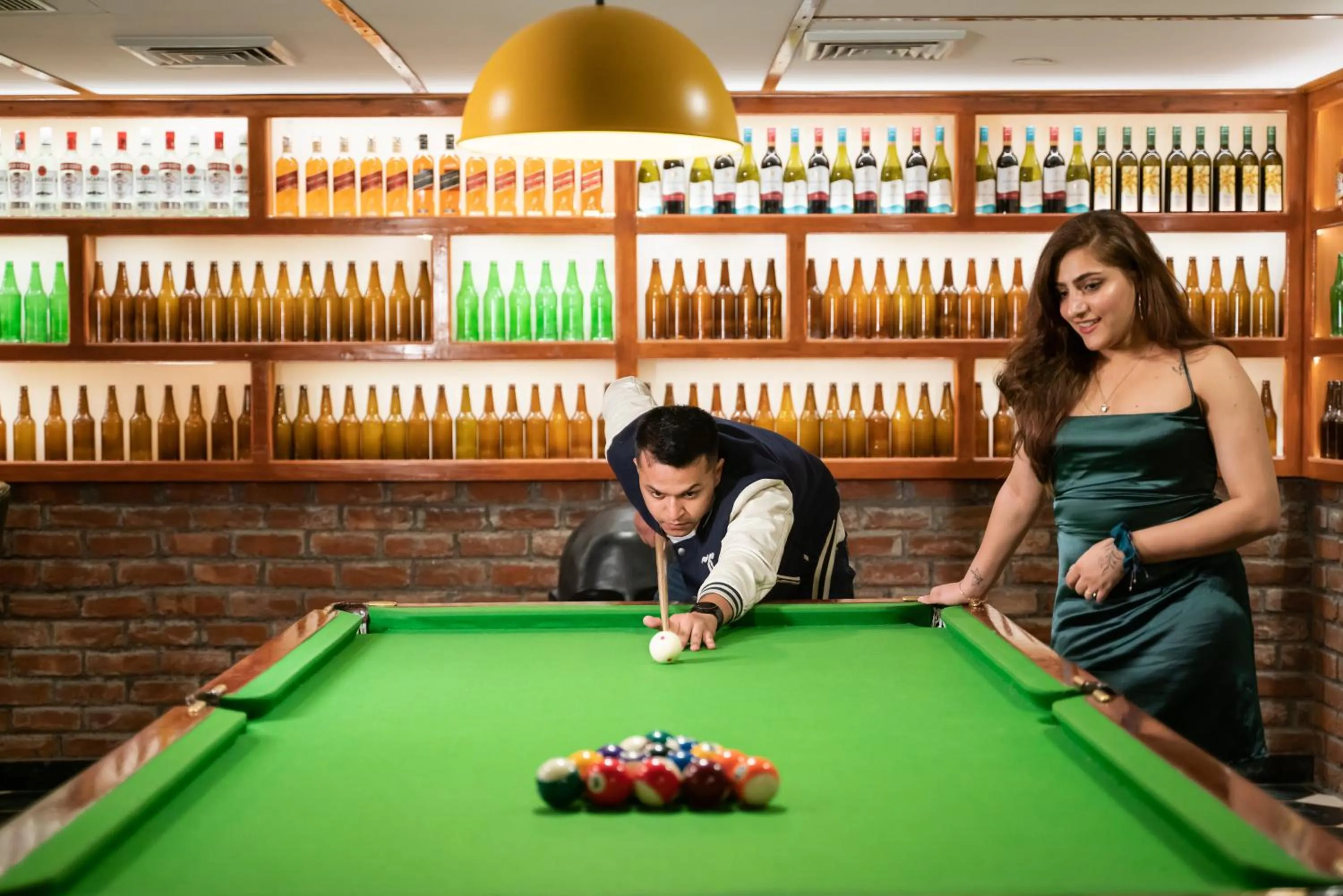 Lounge or bar in 8fold by LaRiSa