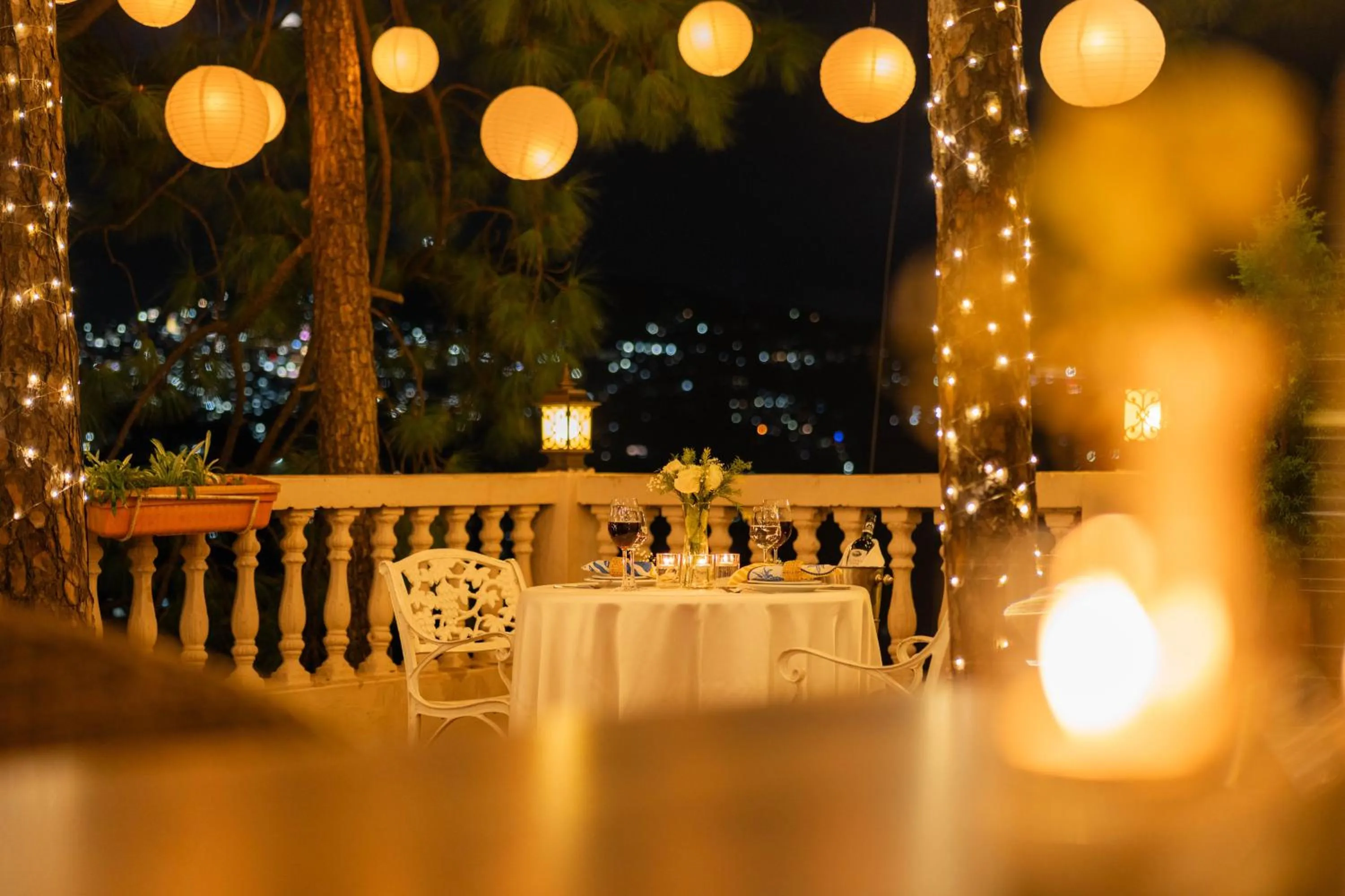 Dining area in 8fold by LaRiSa