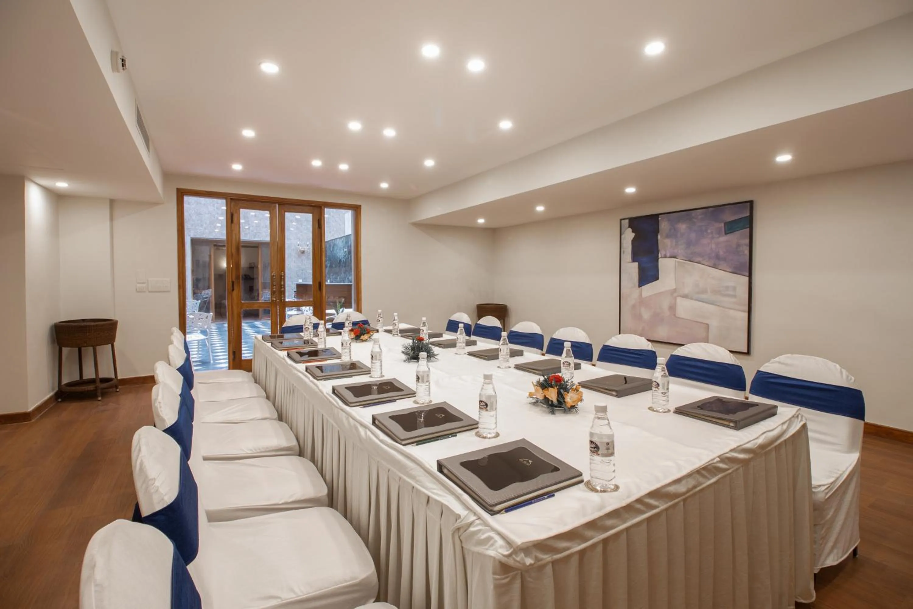 Business facilities in 8fold by LaRiSa