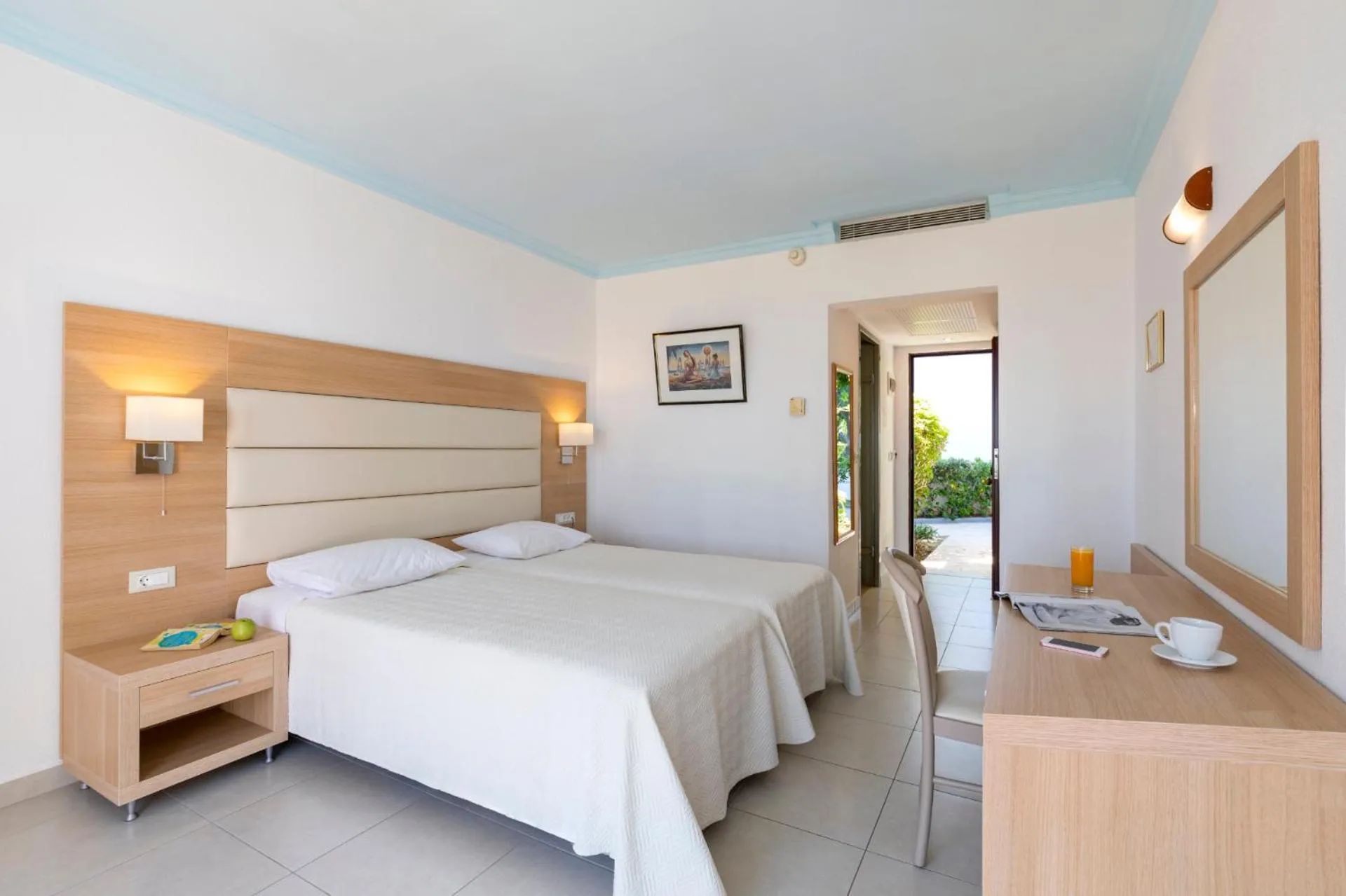 Photo of the whole room, Bed in Blue Horizon