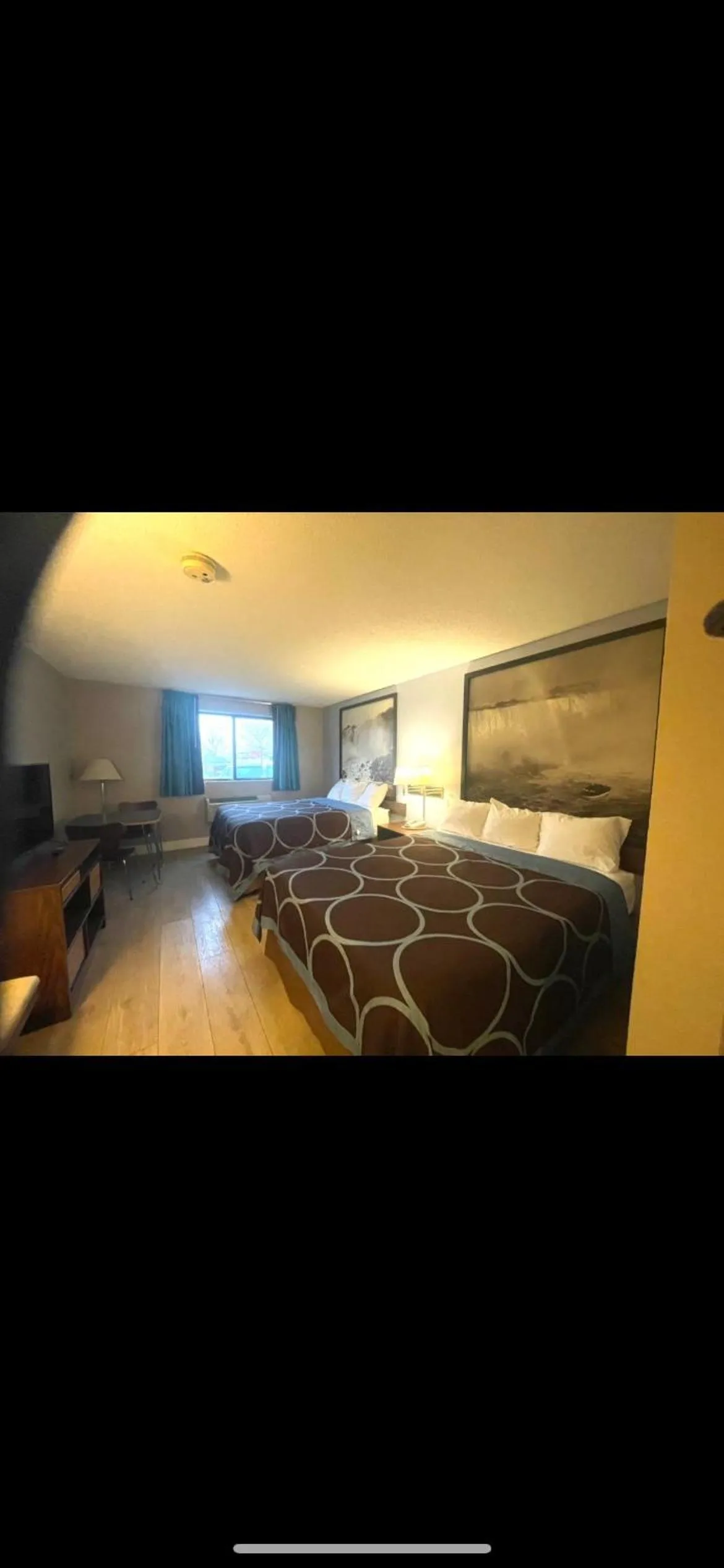 Bed in Super 8 by Wyndham Niagara Falls