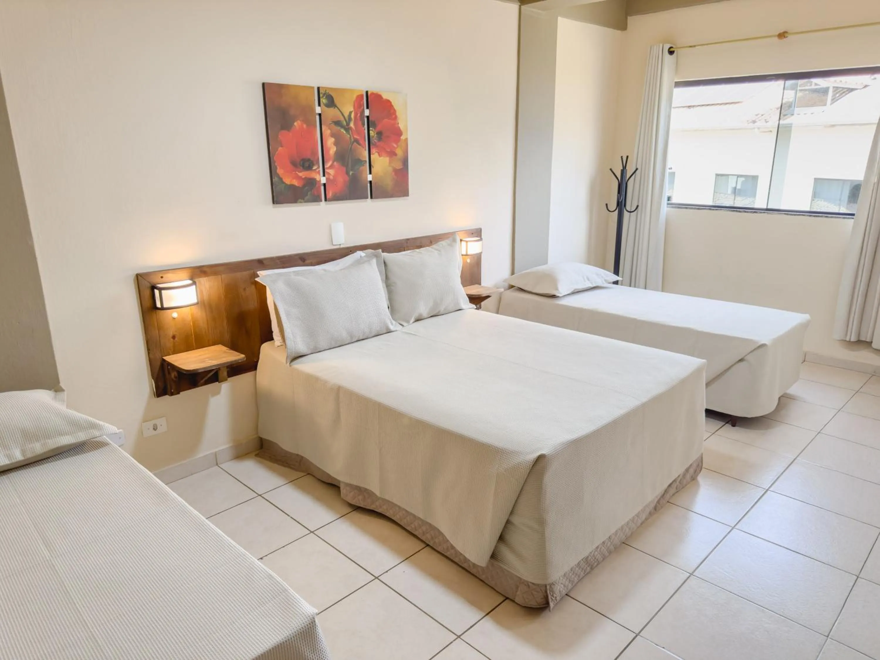 Photo of the whole room, Bed in Hotel Santiago