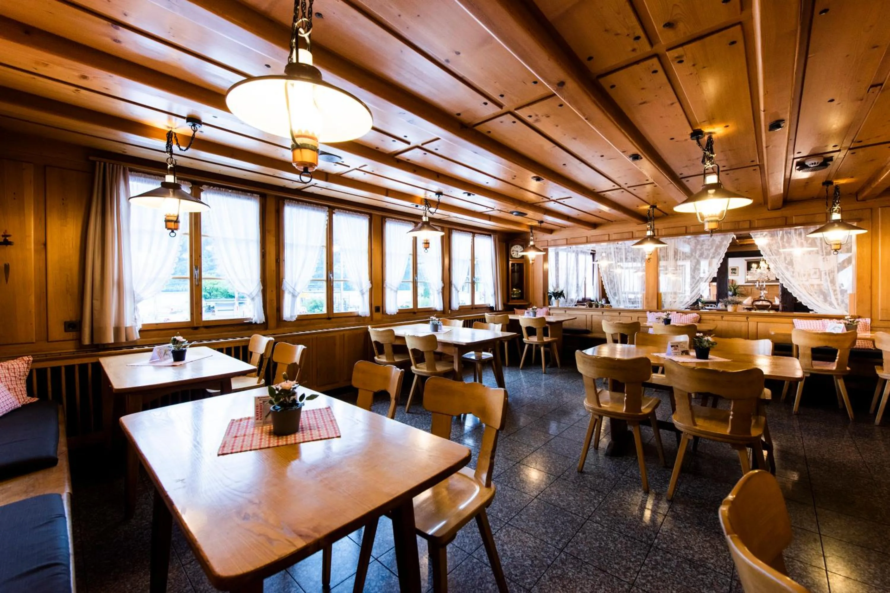 Restaurant/places to eat in Hotel Weisses Kreuz