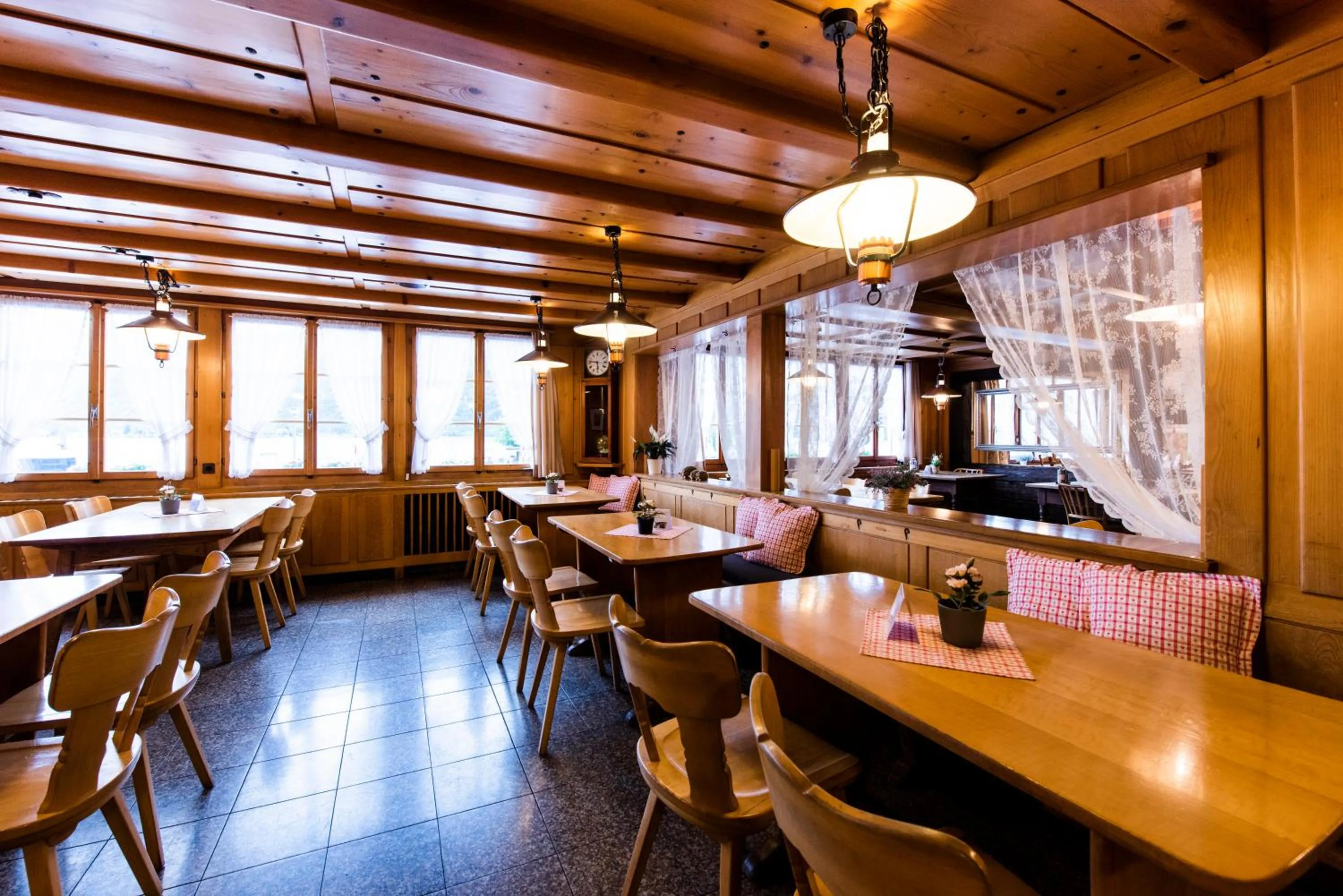 Restaurant/places to eat in Hotel Weisses Kreuz