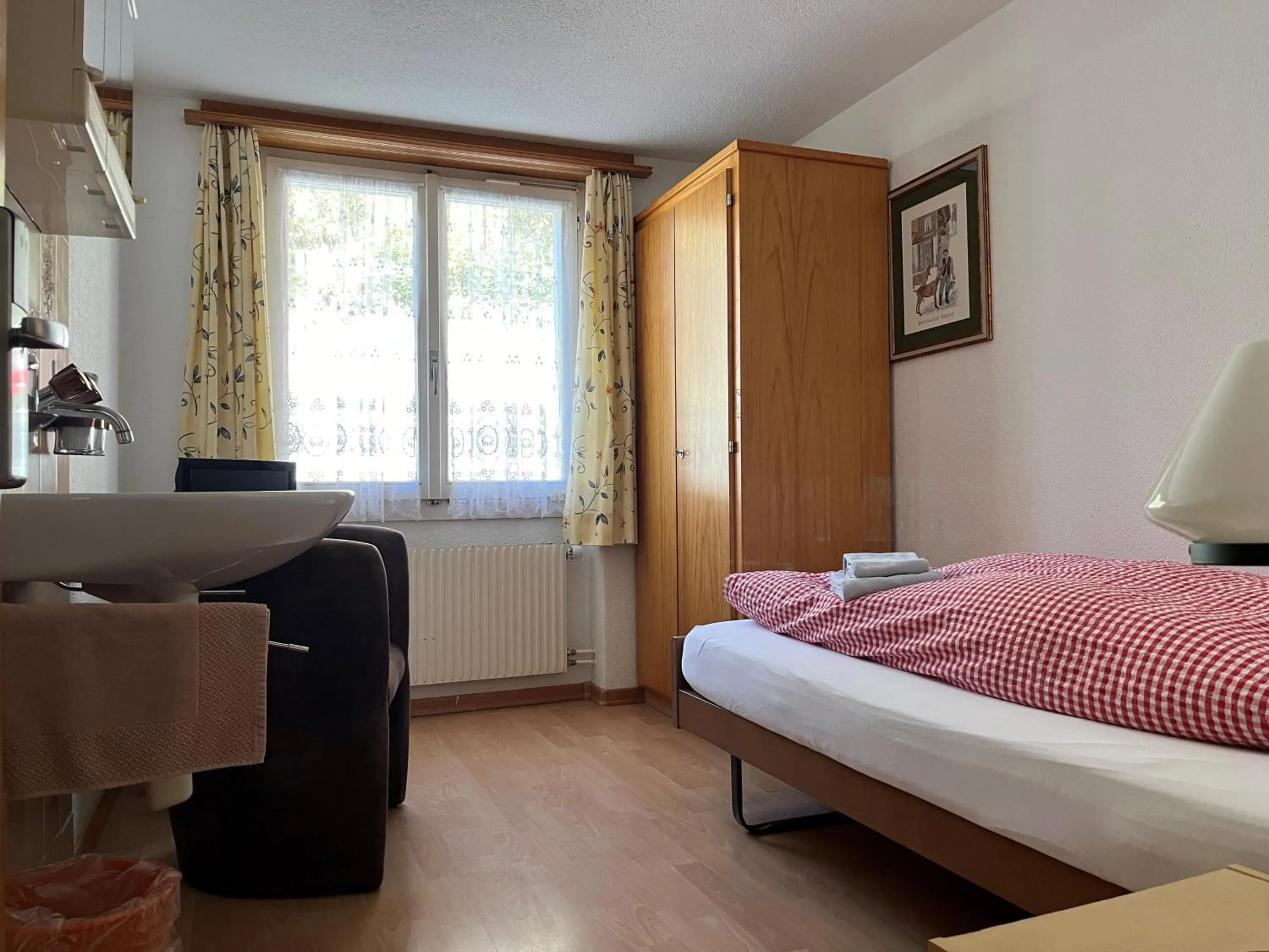 Photo of the whole room, Bed in Hotel Weisses Kreuz