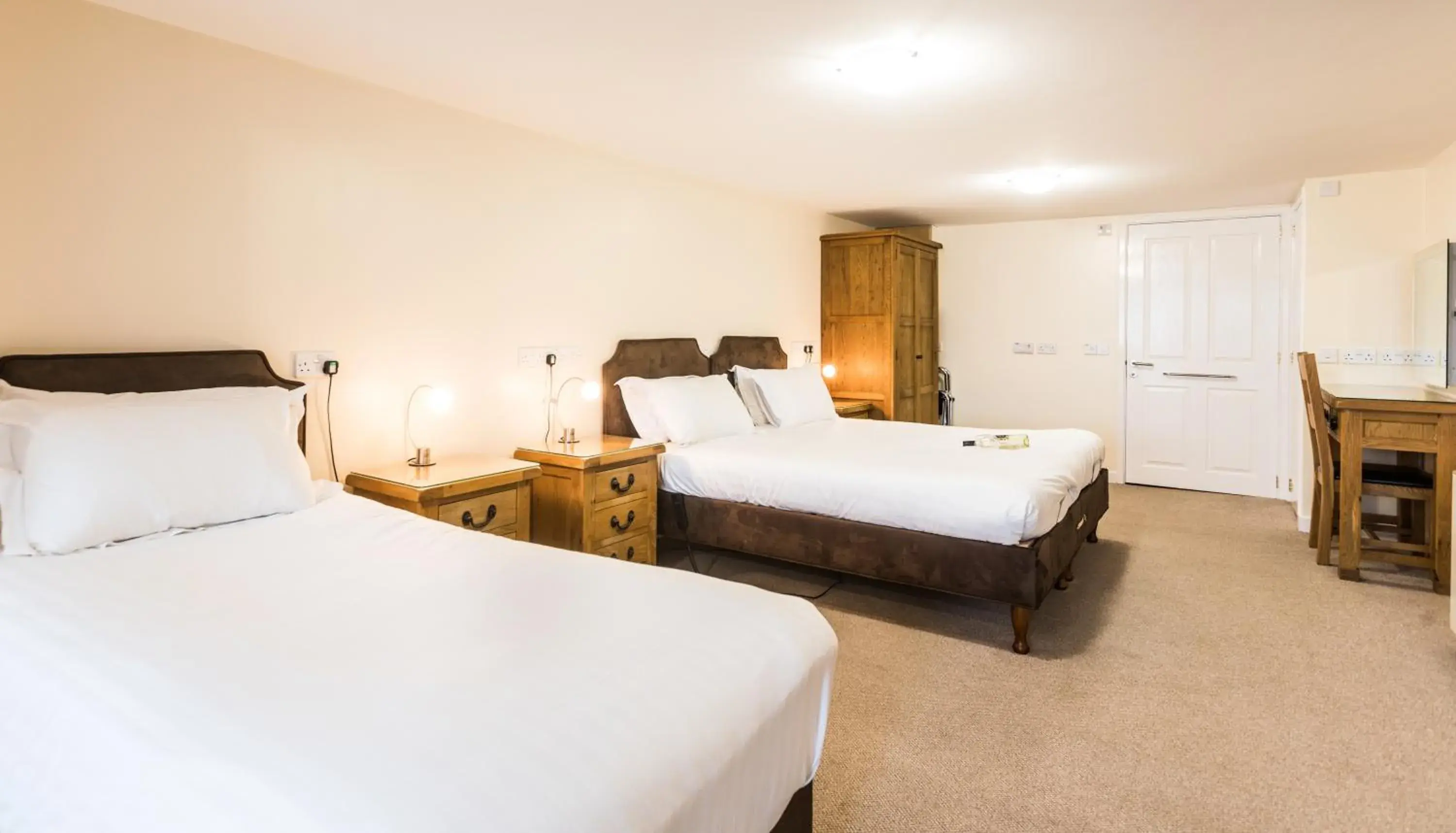 Superior Triple or Twin Room - Disability Access in King Arthurs Arms Superior Triple or Twin Room - Disability Access in King Arthurs Arms
