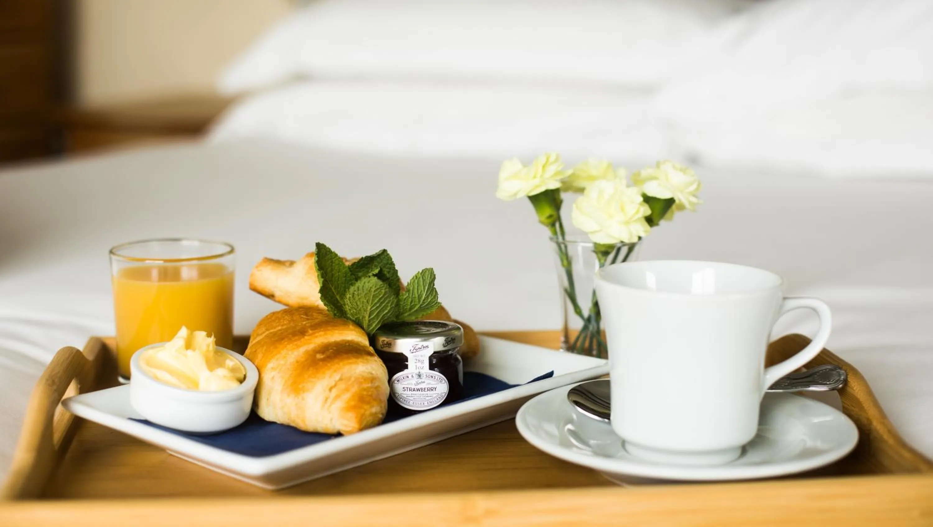 Coffee/tea facilities in King Arthurs Arms