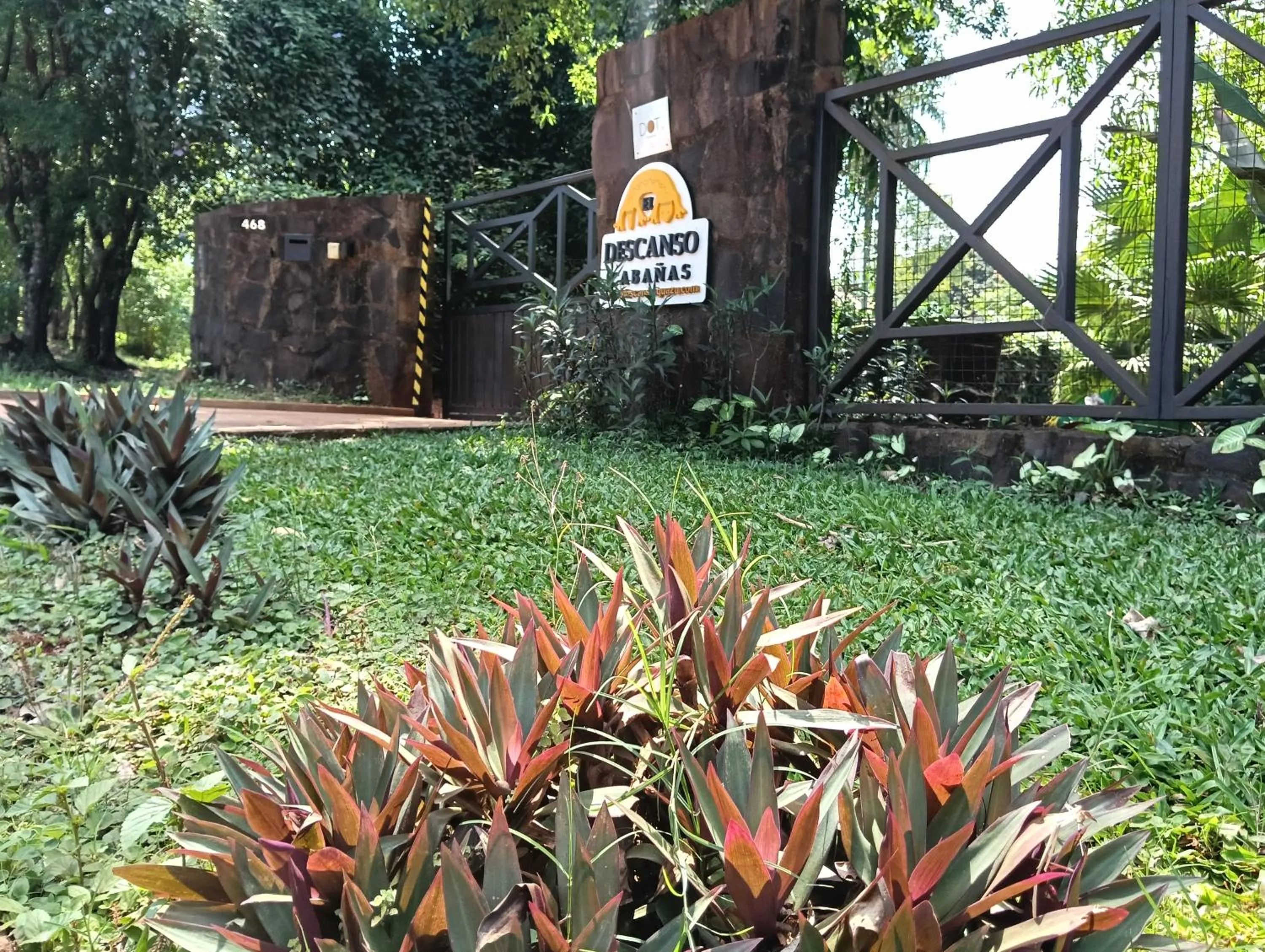 Facade/entrance in El Descanso Iguazú by DOT Cabana