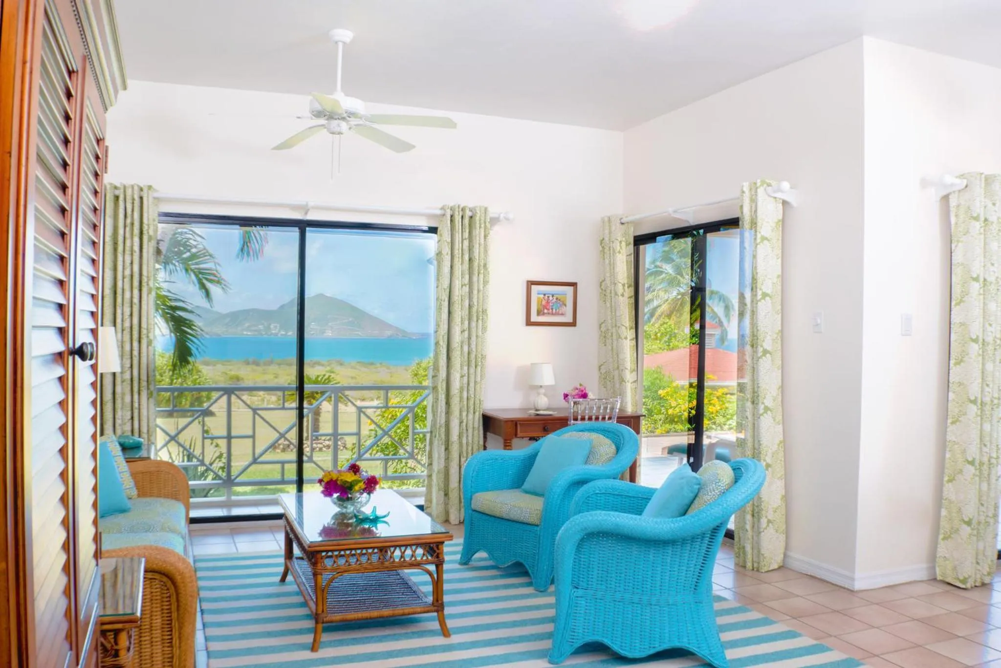 Living room in Mount Nevis Hotel