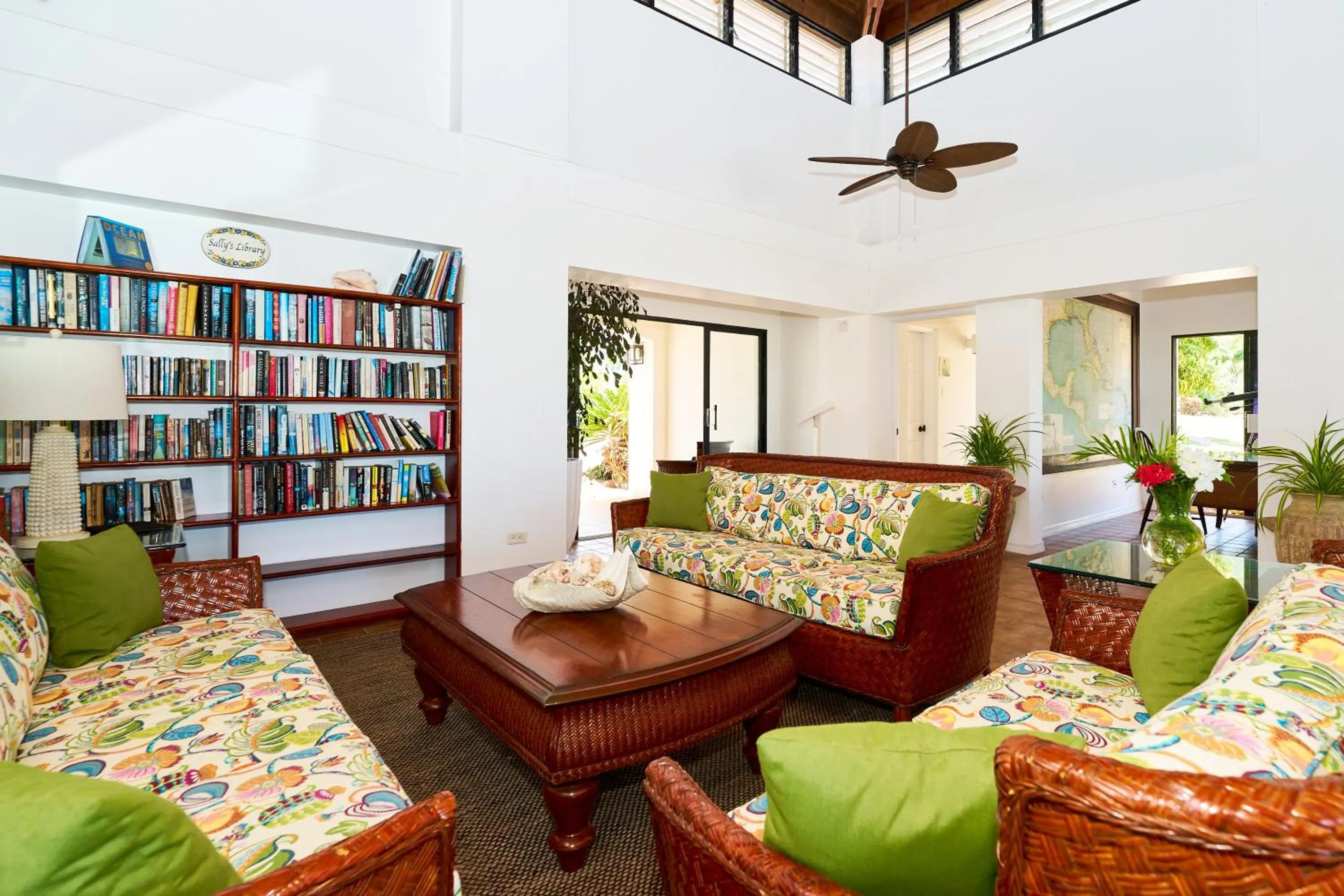 Restaurant/places to eat in Mount Nevis Hotel