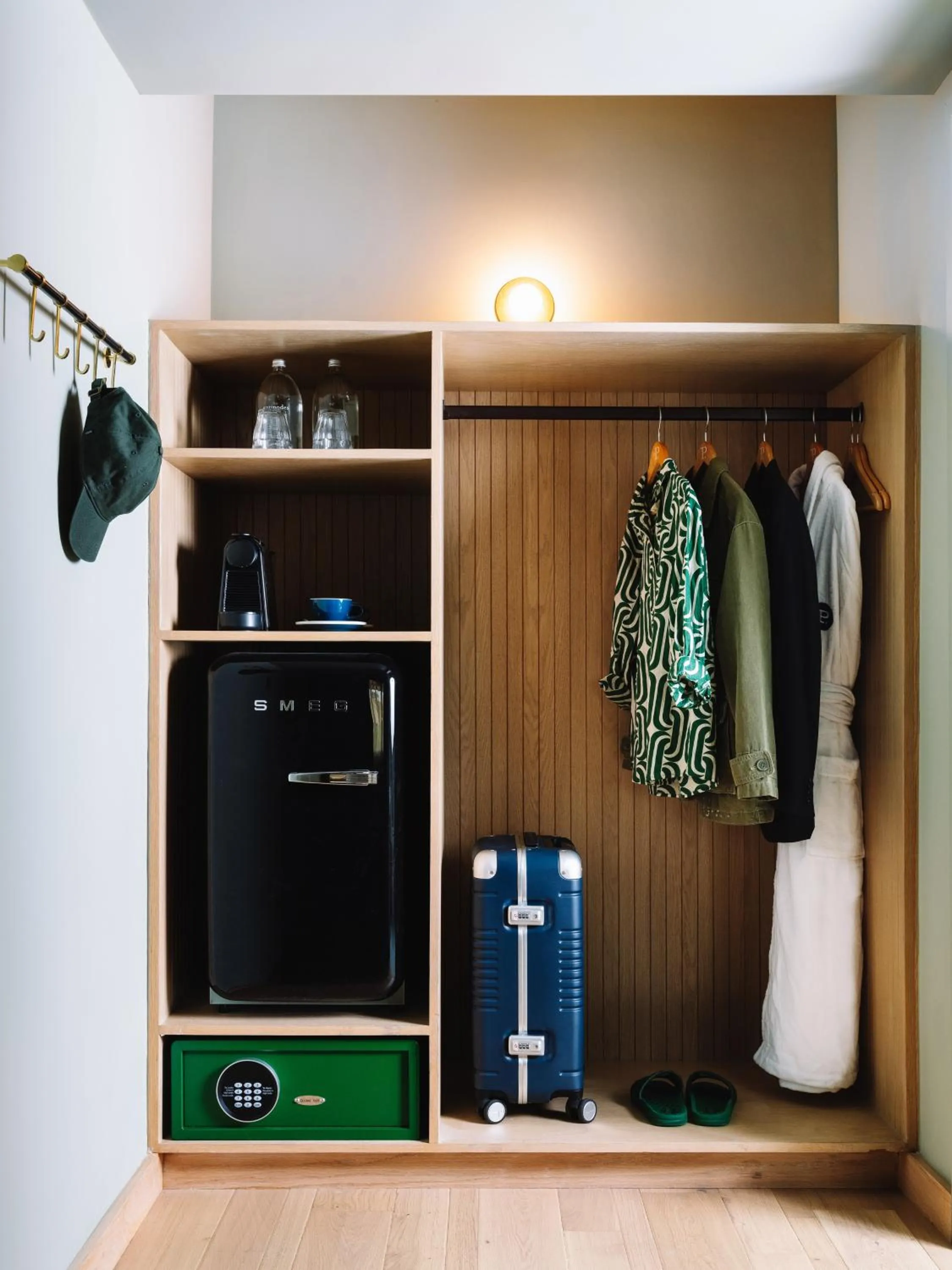 Coffee/tea facilities in Palihotel Hollywood near Universal Studios