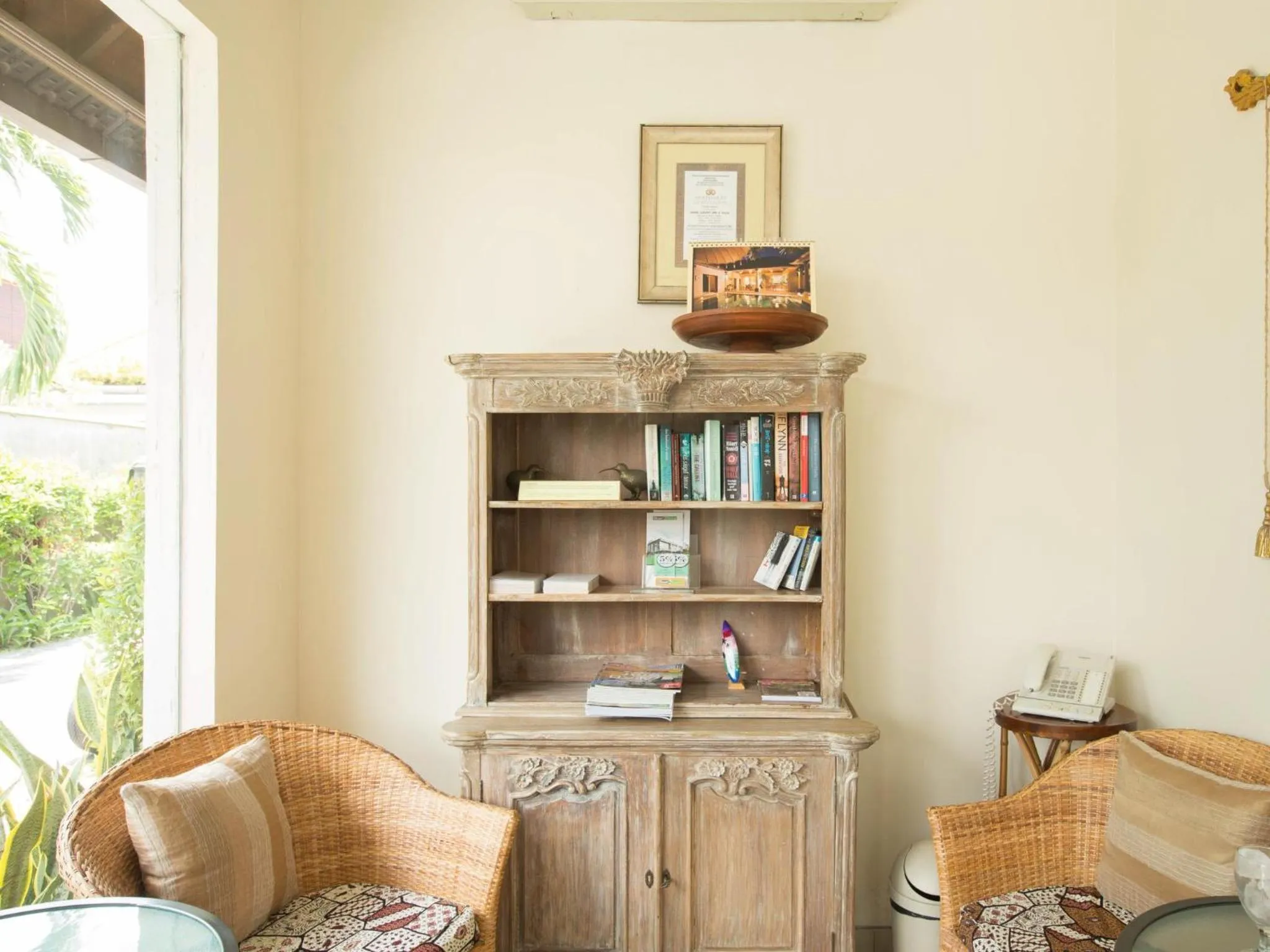 Library in DISINI Luxury Spa Villas-CHSE Certified