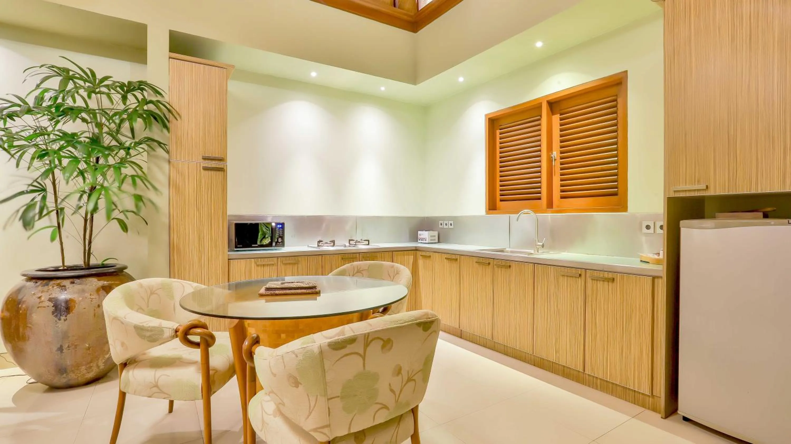 Coffee/tea facilities in DISINI Luxury Spa Villas-CHSE Certified