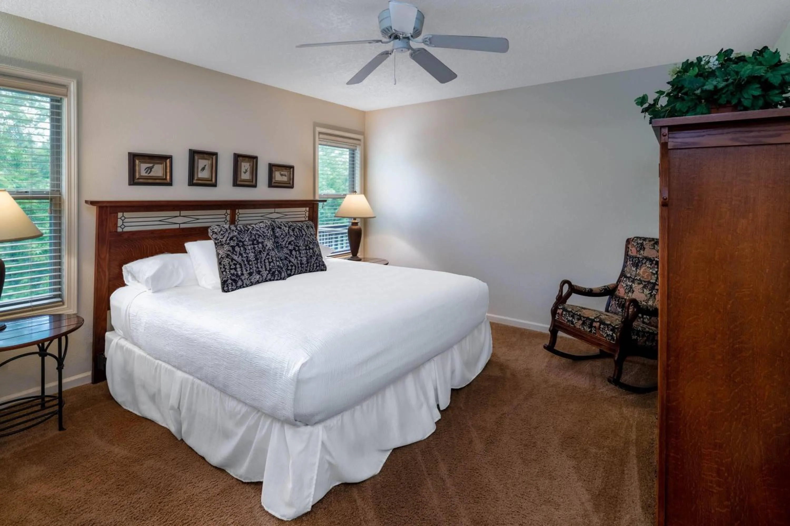 Photo of the whole room, Bed in Los Lagos at Hot Springs Village a Ramada by Wyndham