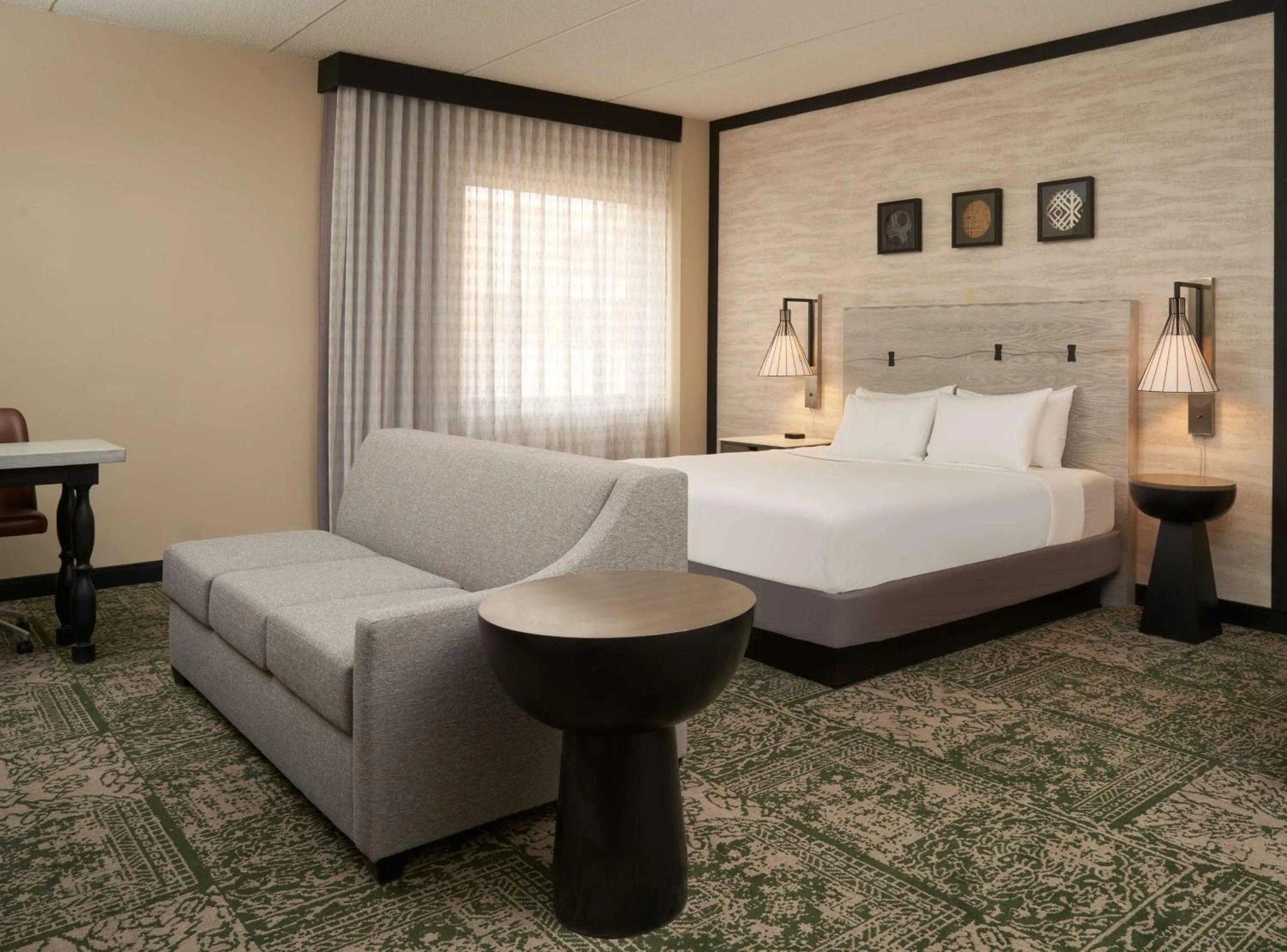 Bed in Hilton Appleton Paper Valley