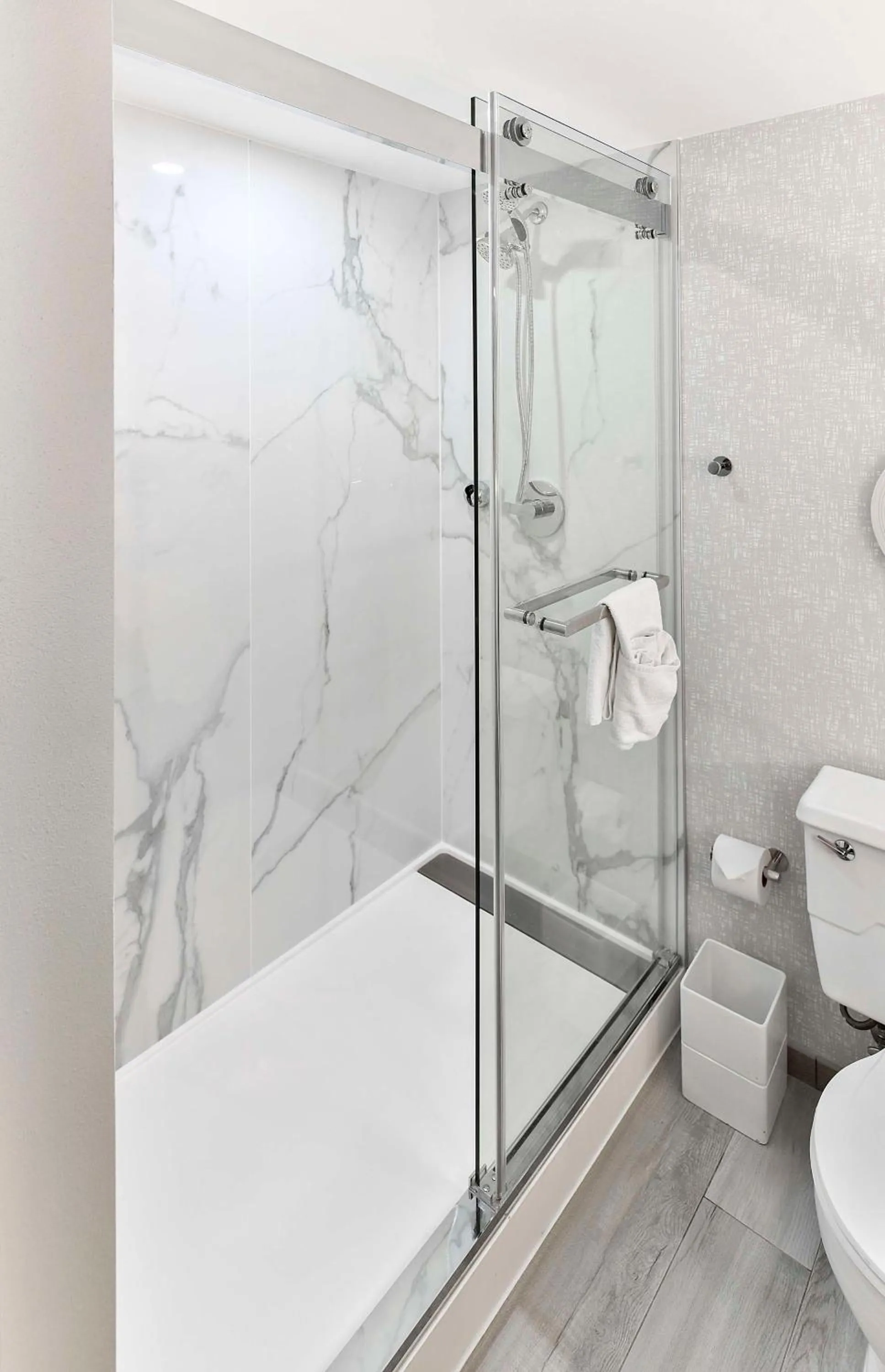 Bathroom in Hilton Appleton Paper Valley