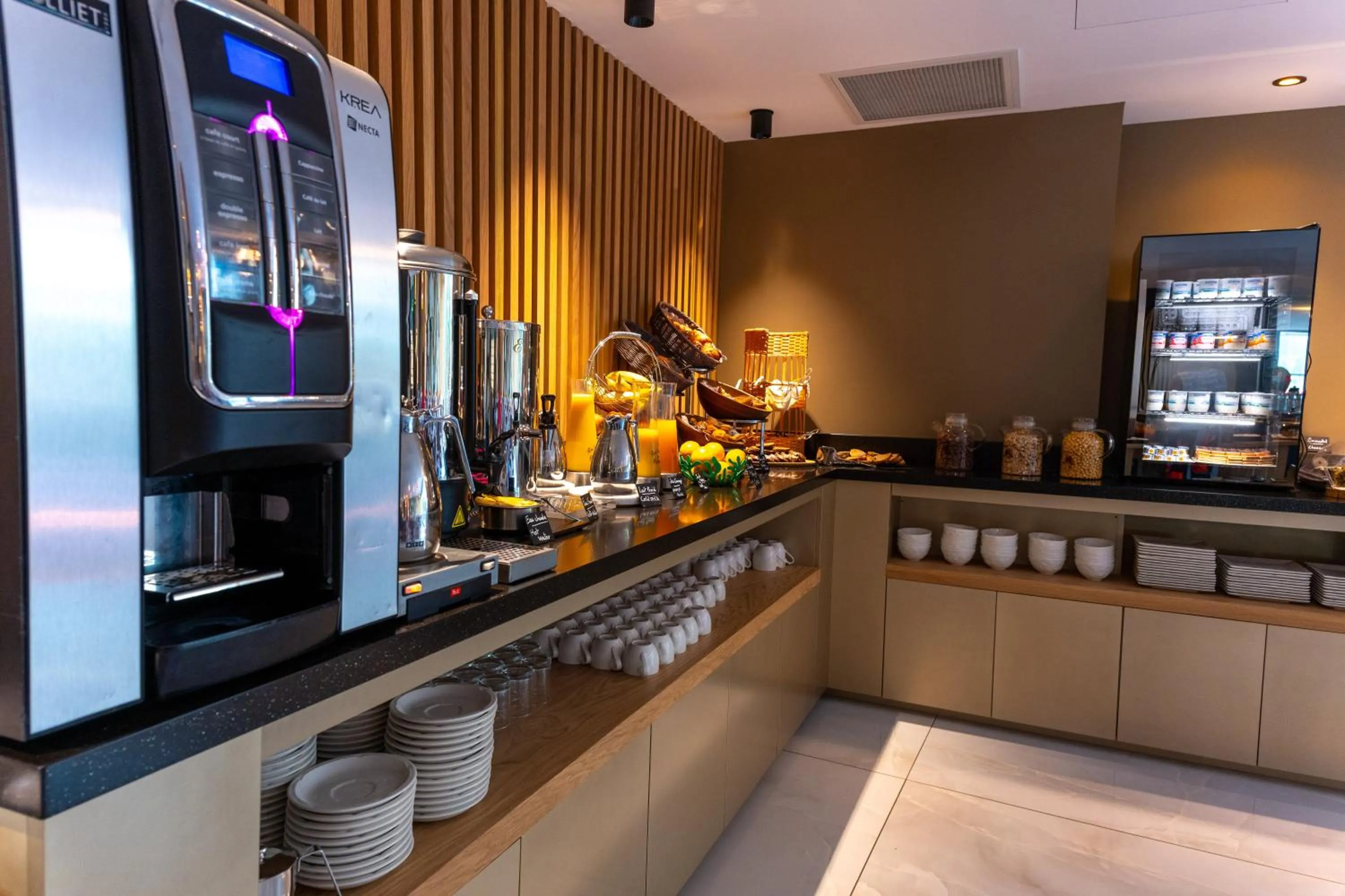 Buffet breakfast in Calvi Hôtel