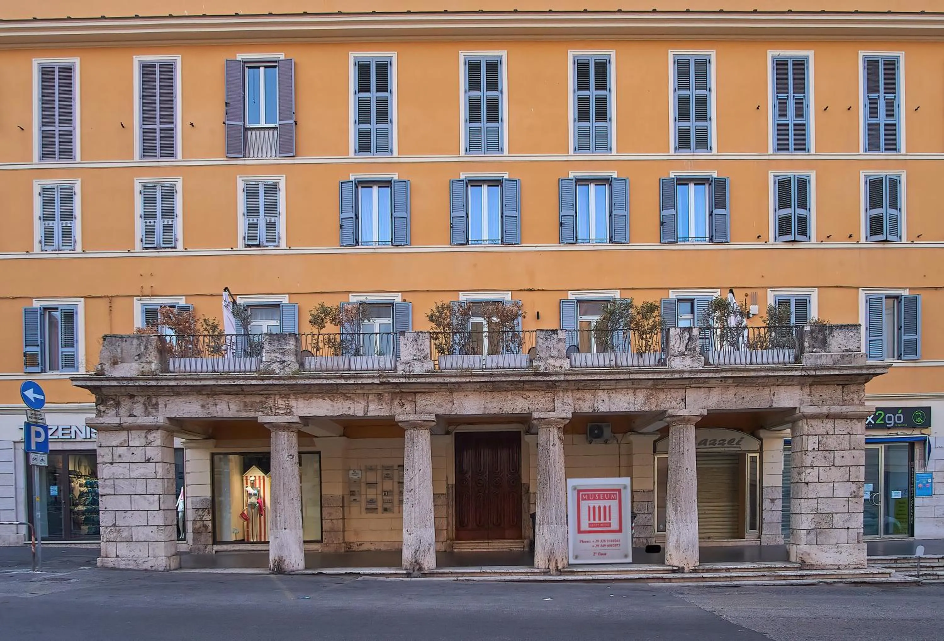 Facade/entrance in Museum Guest House