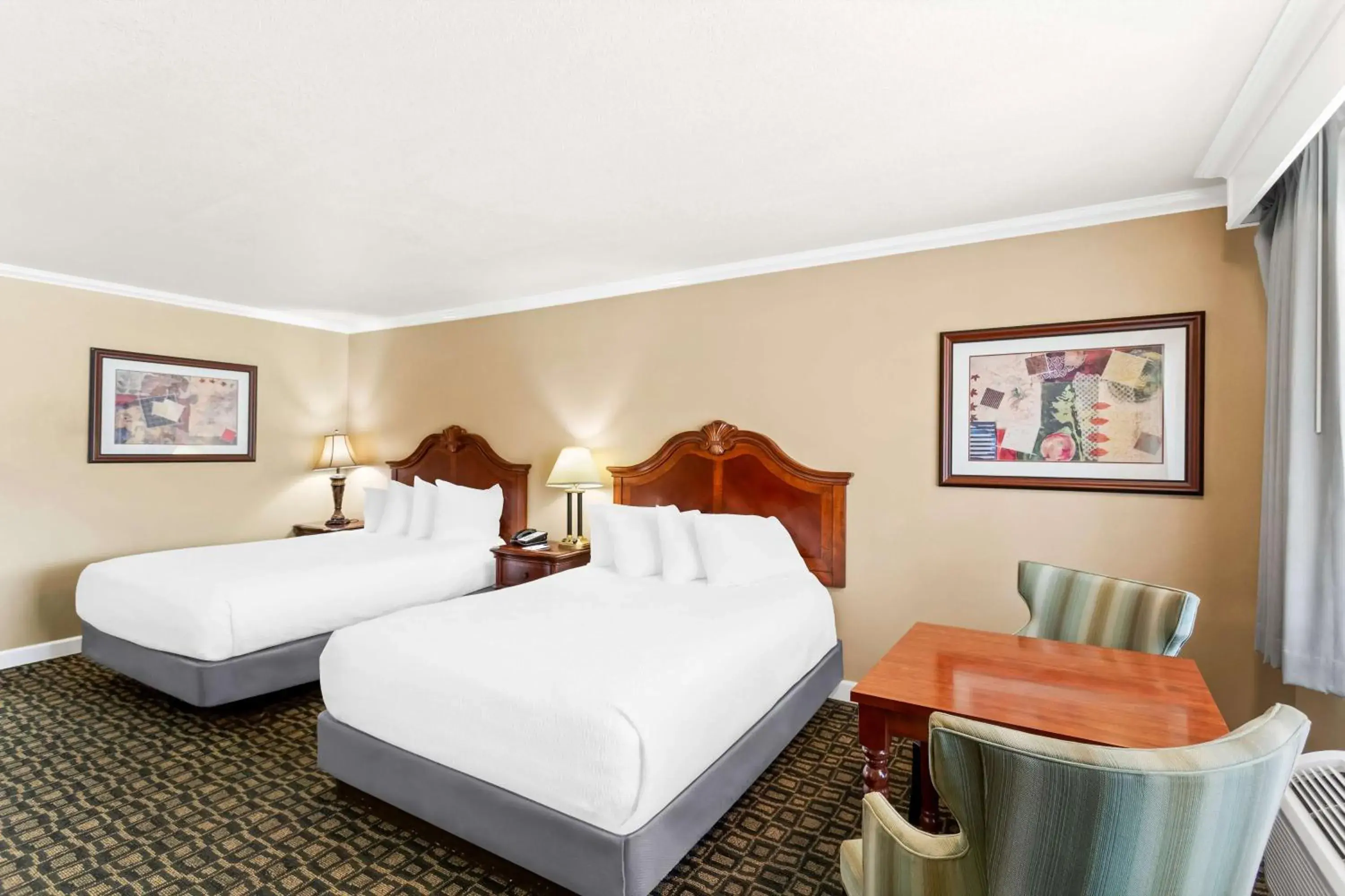 Deluxe Queen Room with Two Queen Beds - Non Smoking in Best Western Miners Inn Yreka Deluxe Queen Room with Two Queen Beds - Non Smoking in Best Western Miners Inn Yreka