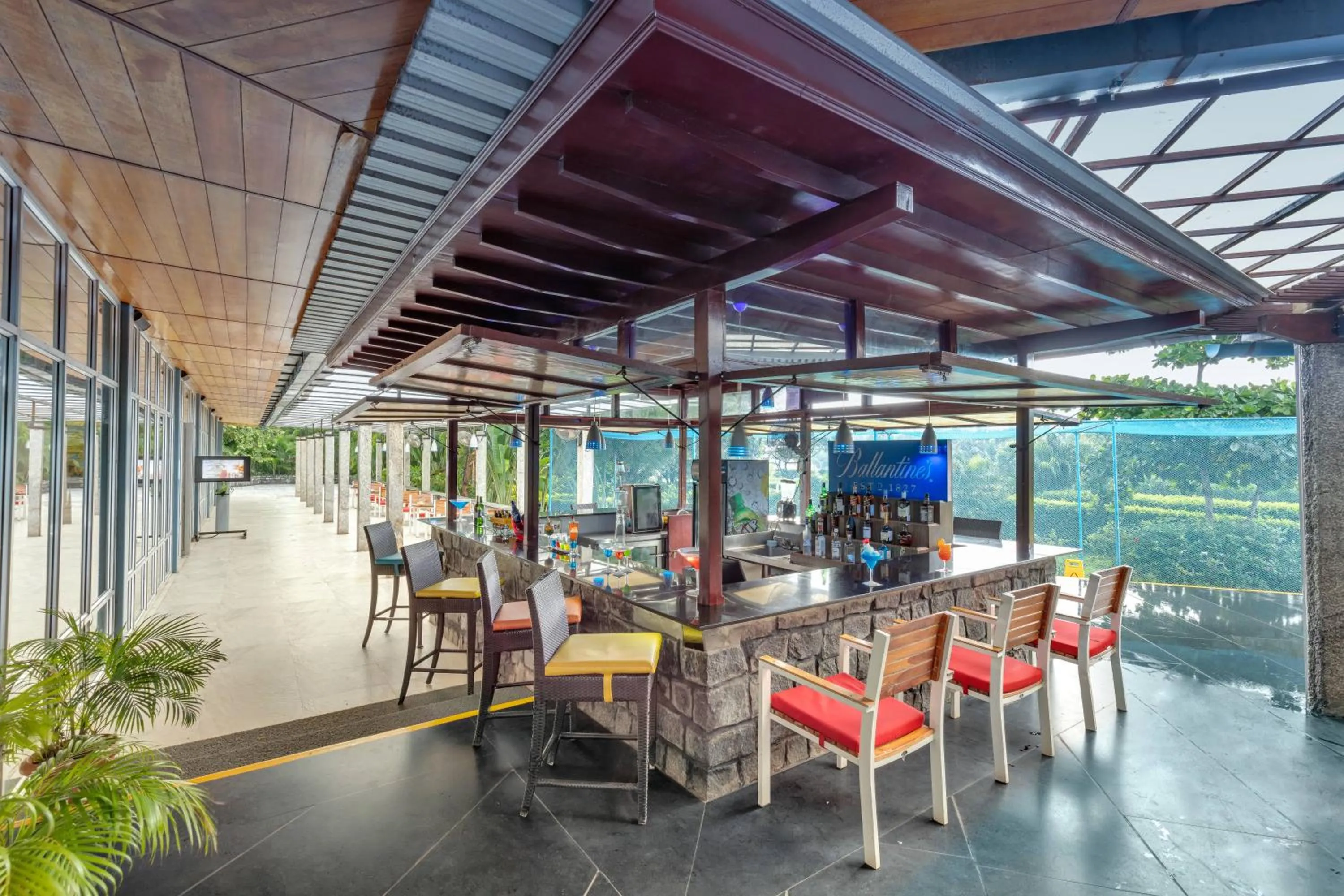 Lounge or bar in Club Mahindra Puducherry