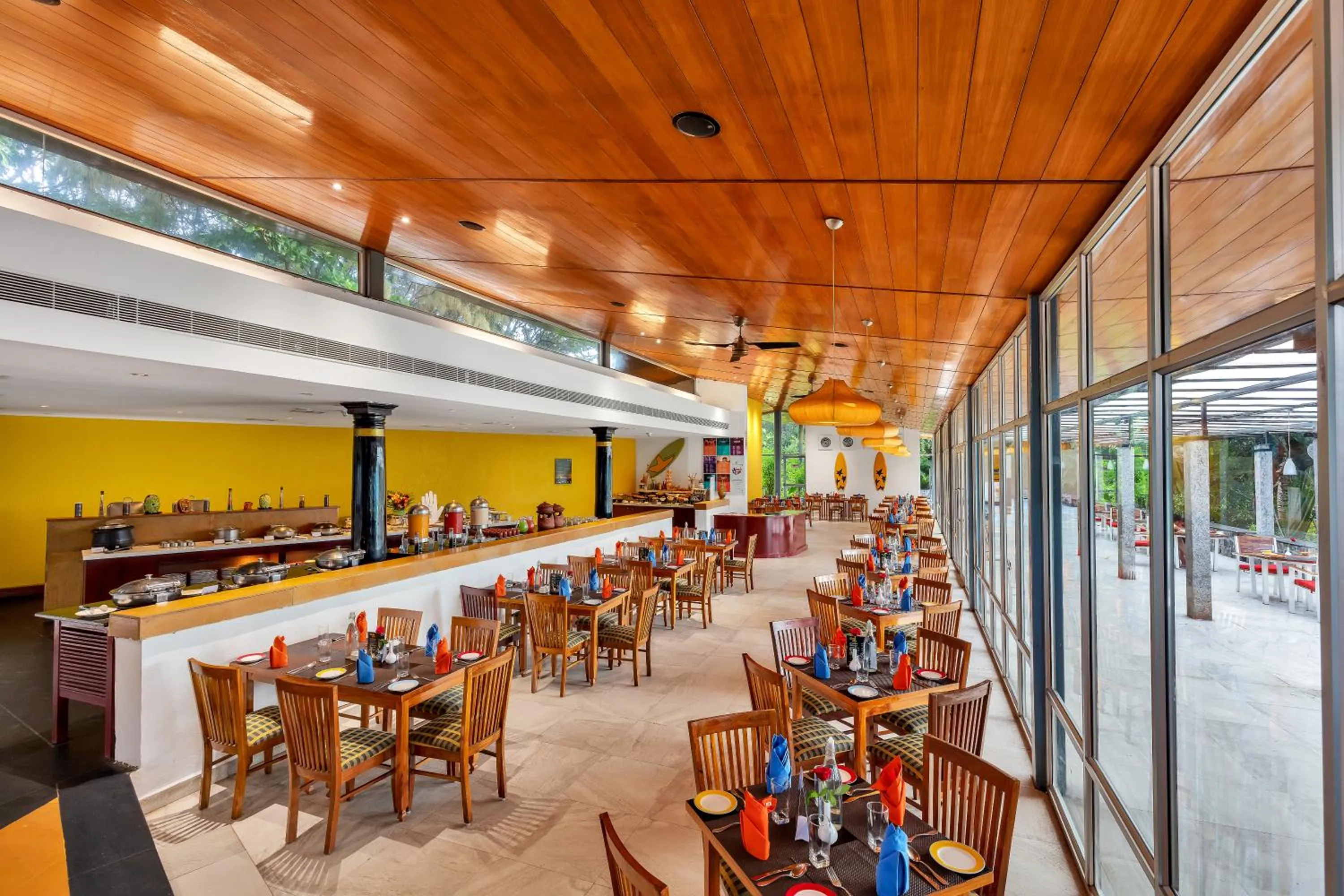 Restaurant/places to eat in Club Mahindra Puducherry