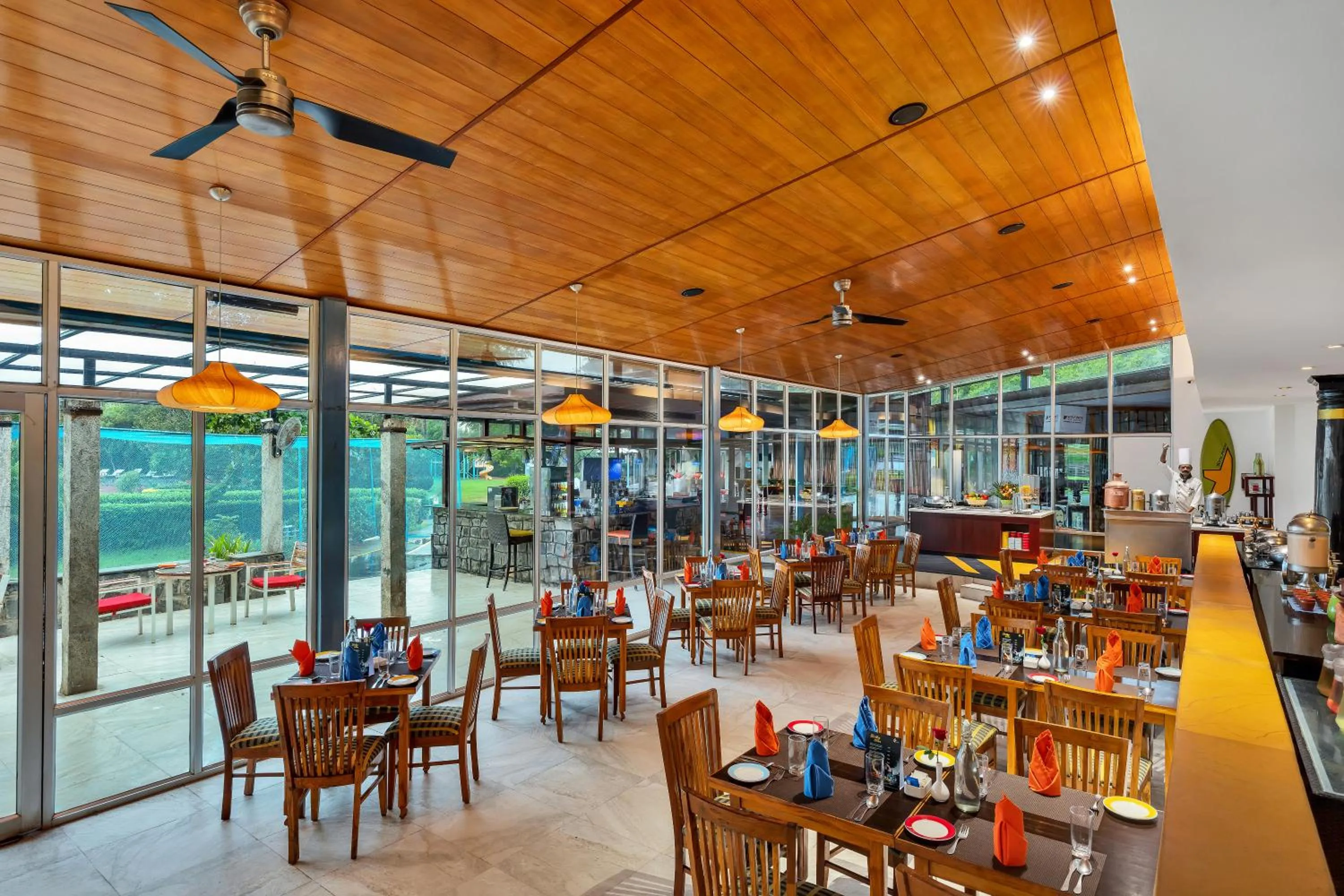 Restaurant/places to eat in Club Mahindra Puducherry