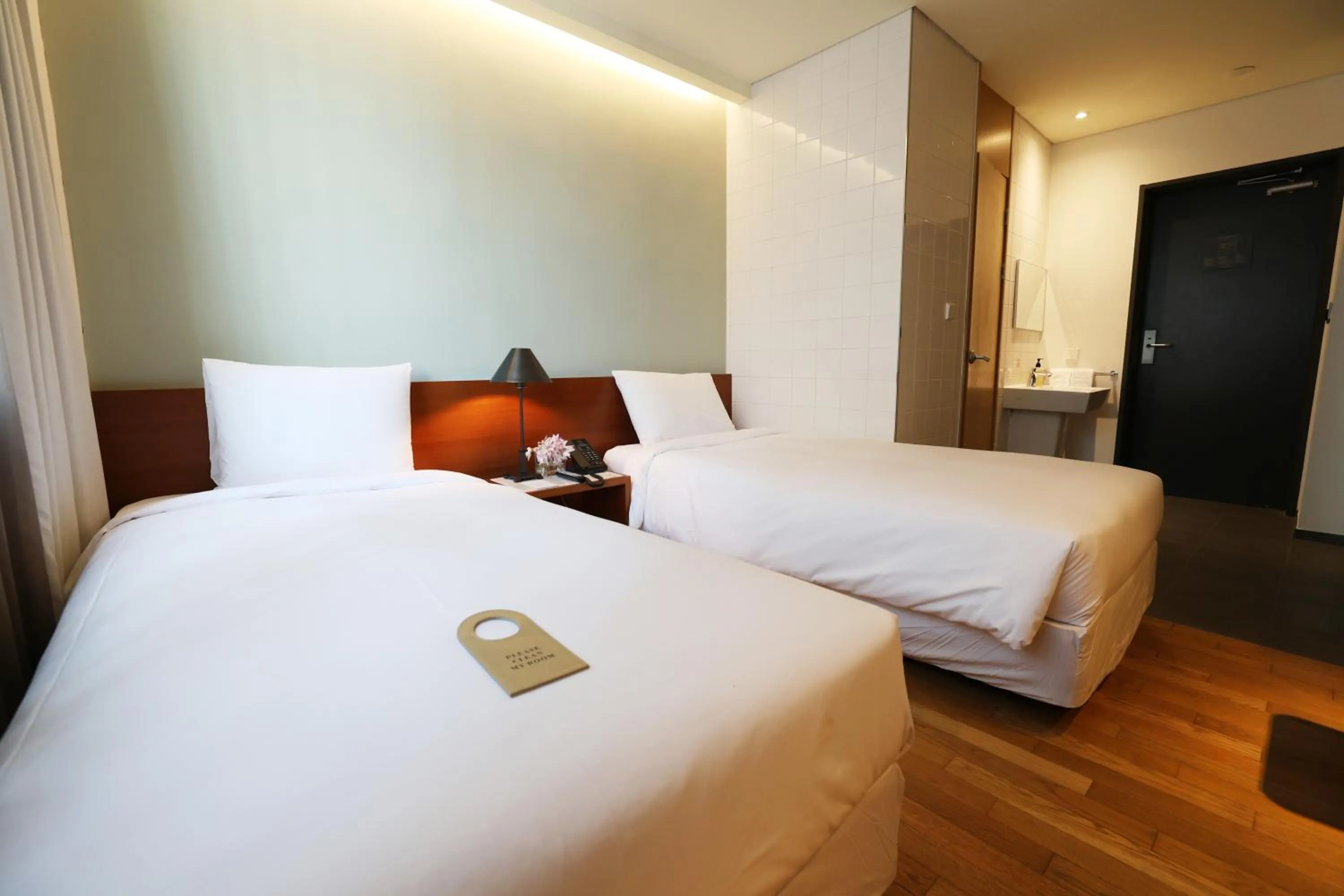 Bedroom, Bed in Seoul Hotel ShinShin Myeongdong