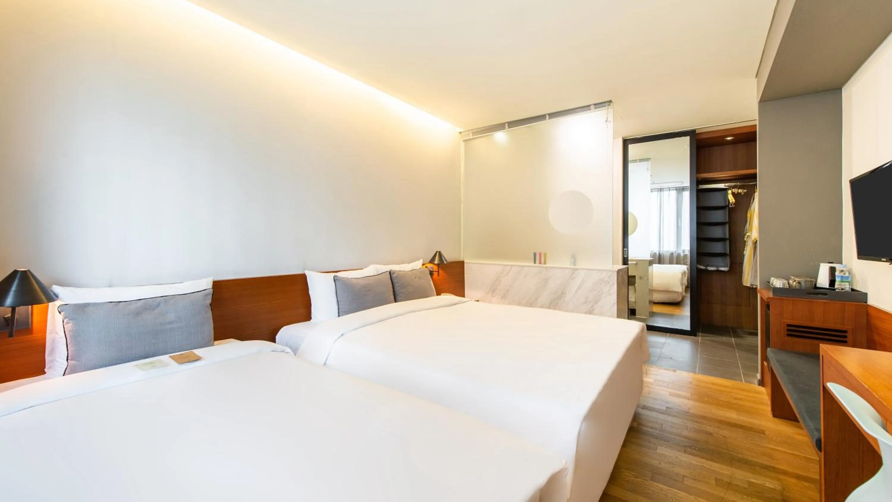 Bed in Seoul Hotel ShinShin Myeongdong