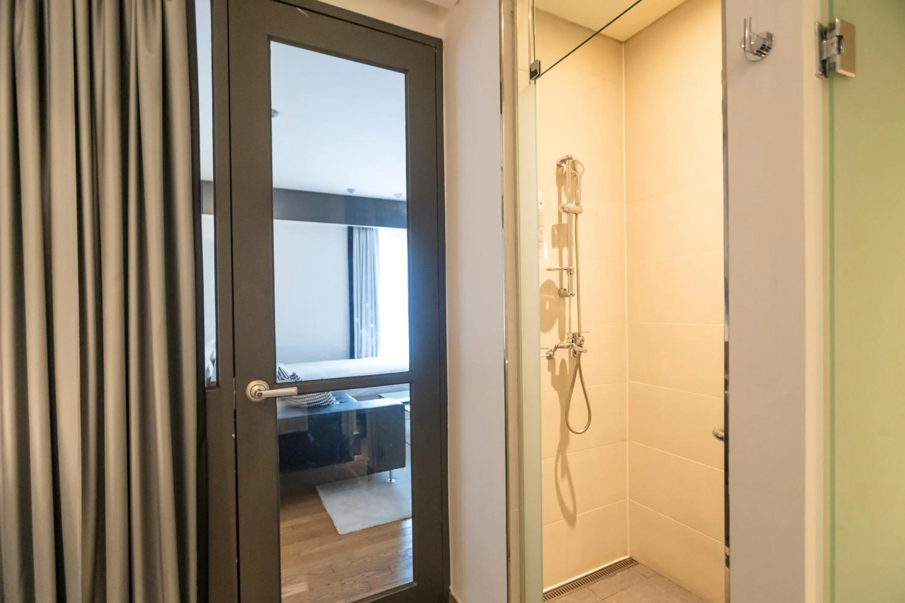 Toilet in Seoul Hotel ShinShin Myeongdong