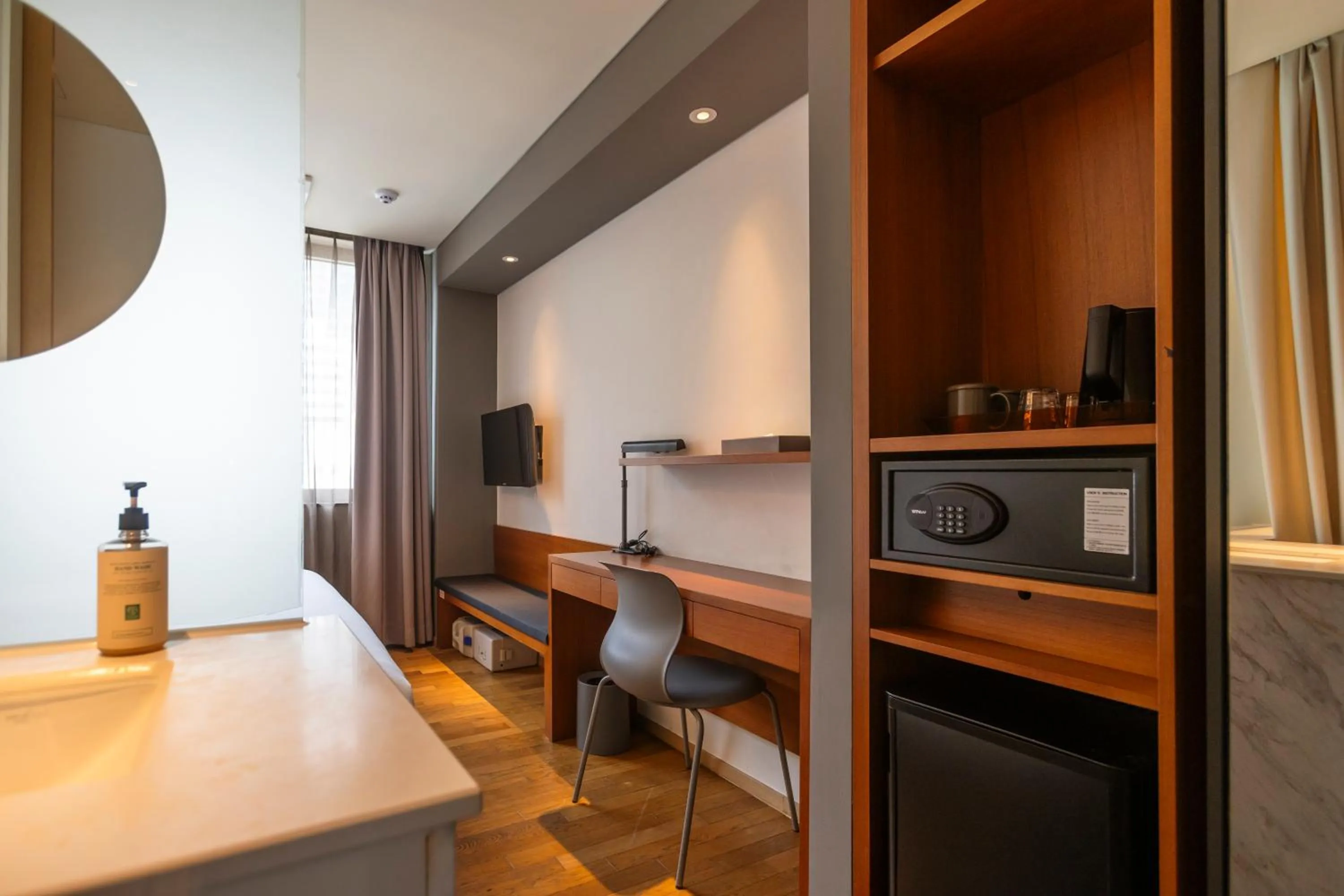 TV and multimedia in Seoul Hotel ShinShin Myeongdong