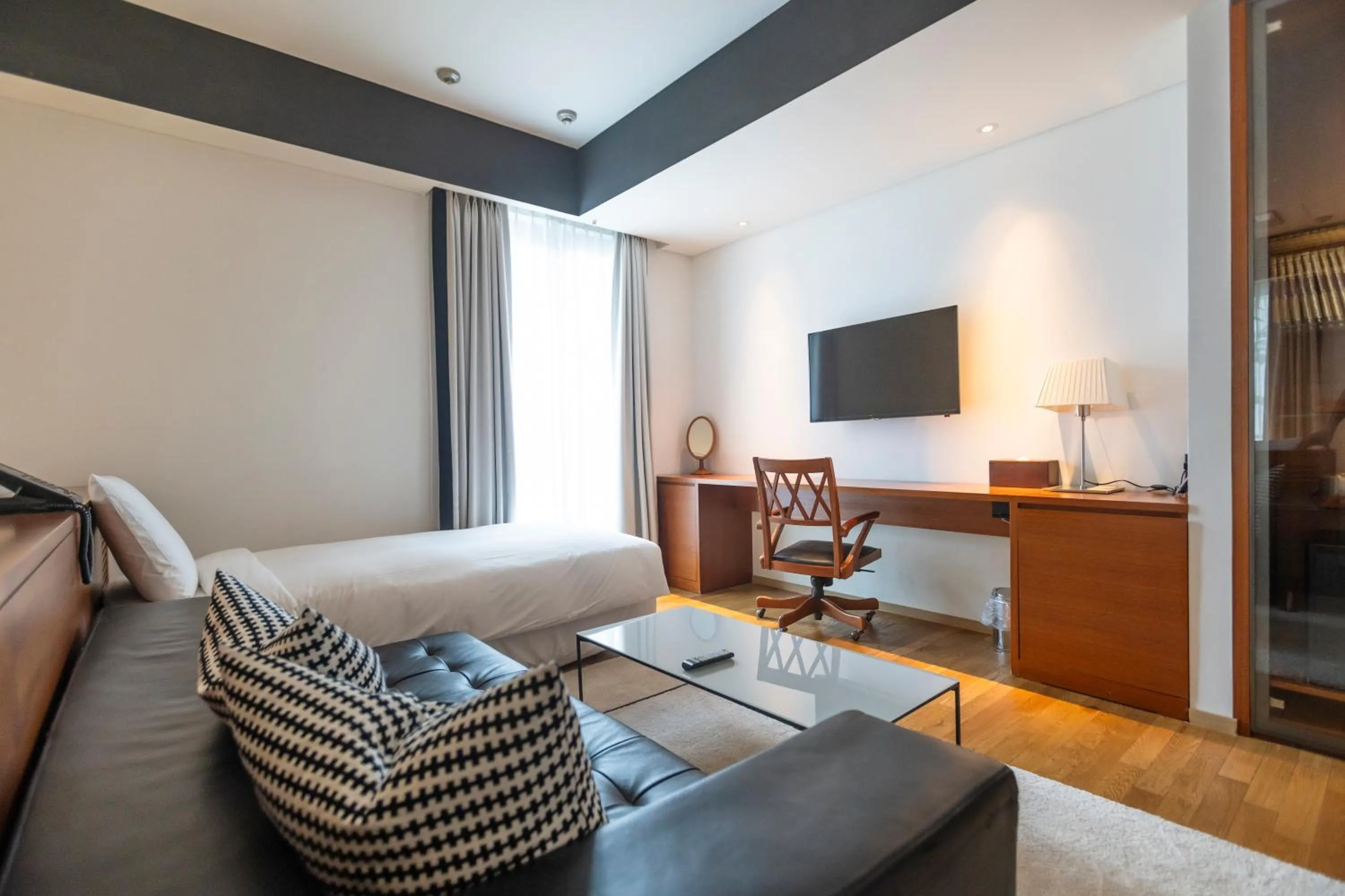 TV and multimedia in Seoul Hotel ShinShin Myeongdong