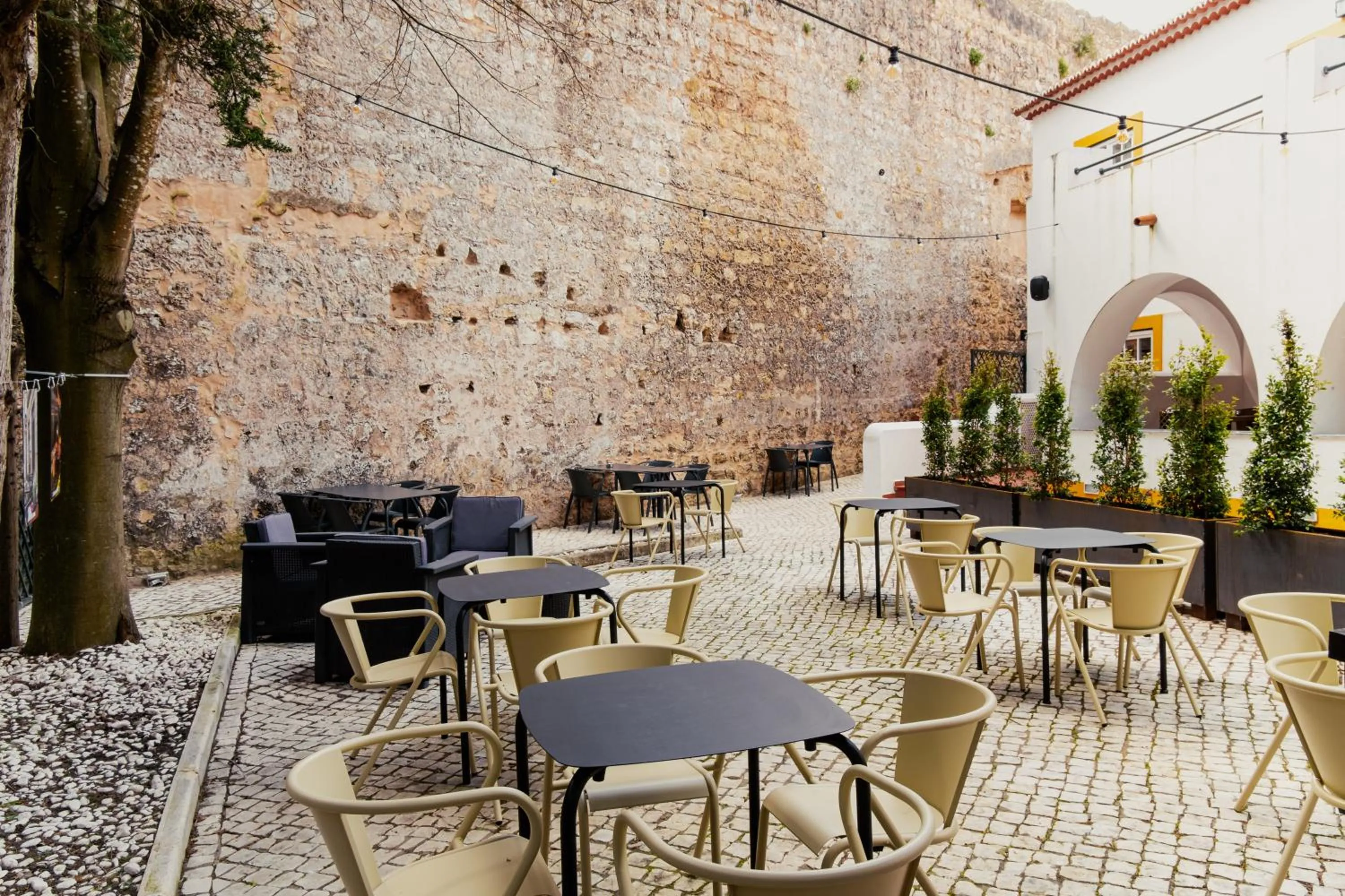 Restaurant/places to eat in Casa Senhoras Rainhas - Óbidos - by Unlock Hotels