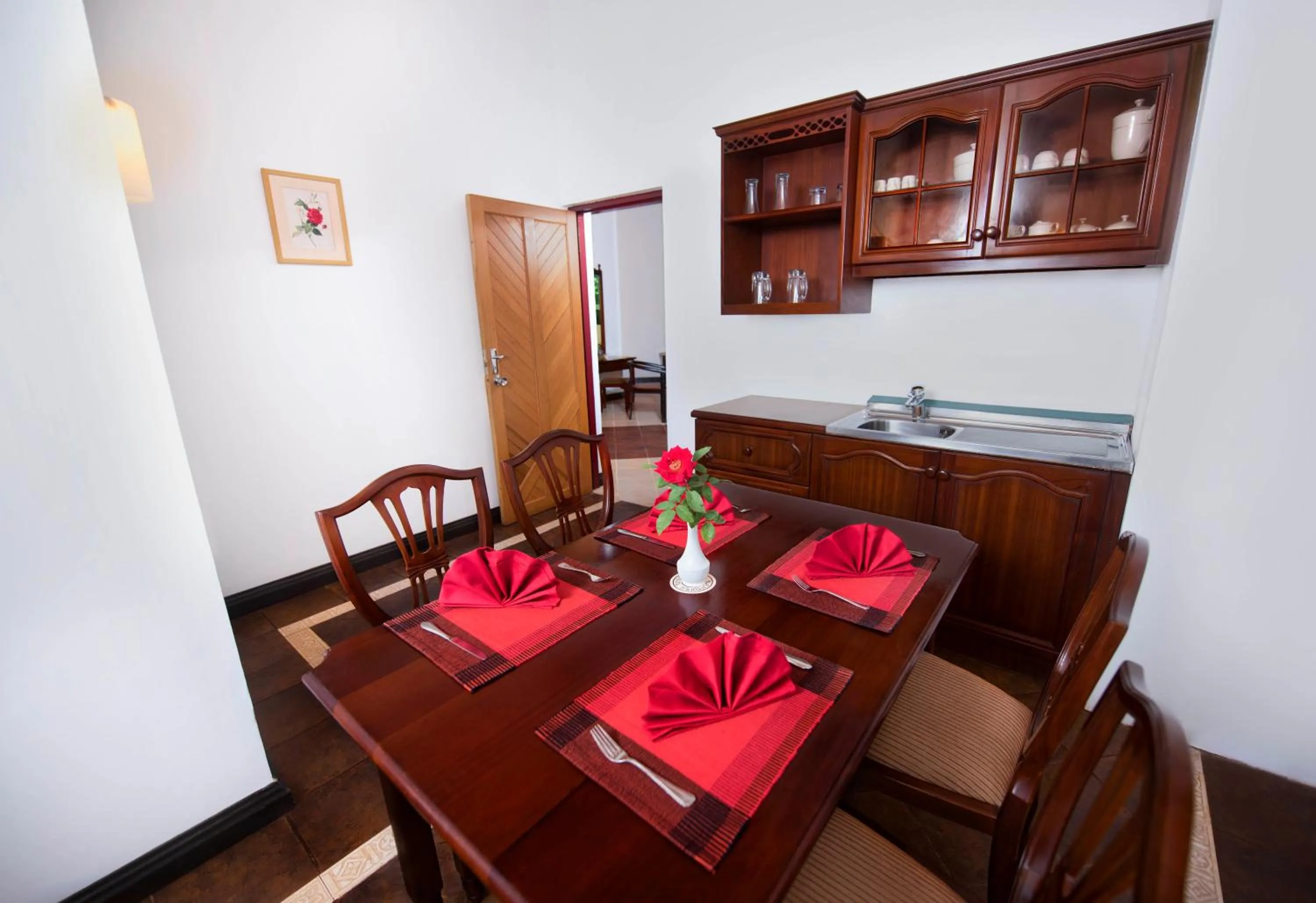 Dining area in Mandara Rosen Yala, Kataragama