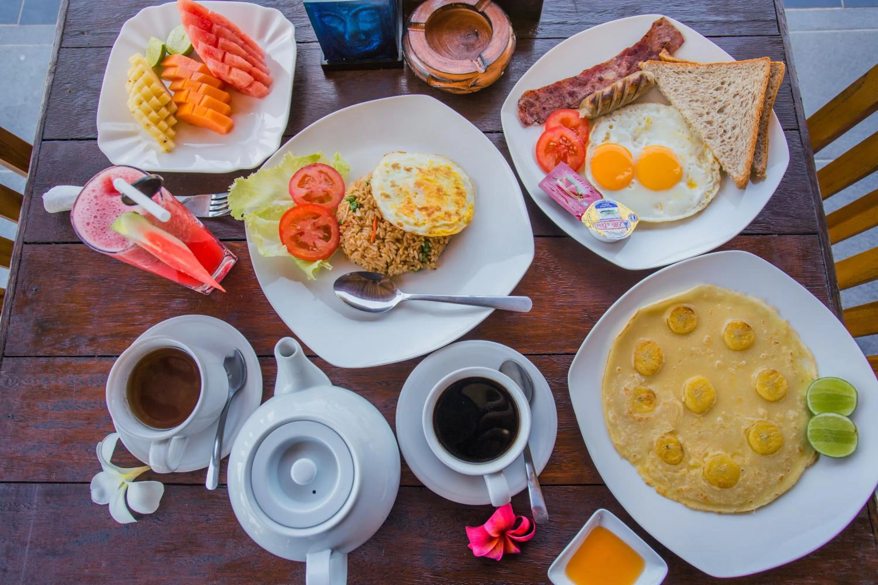 Food and drinks in Sunset Coin Lembongan