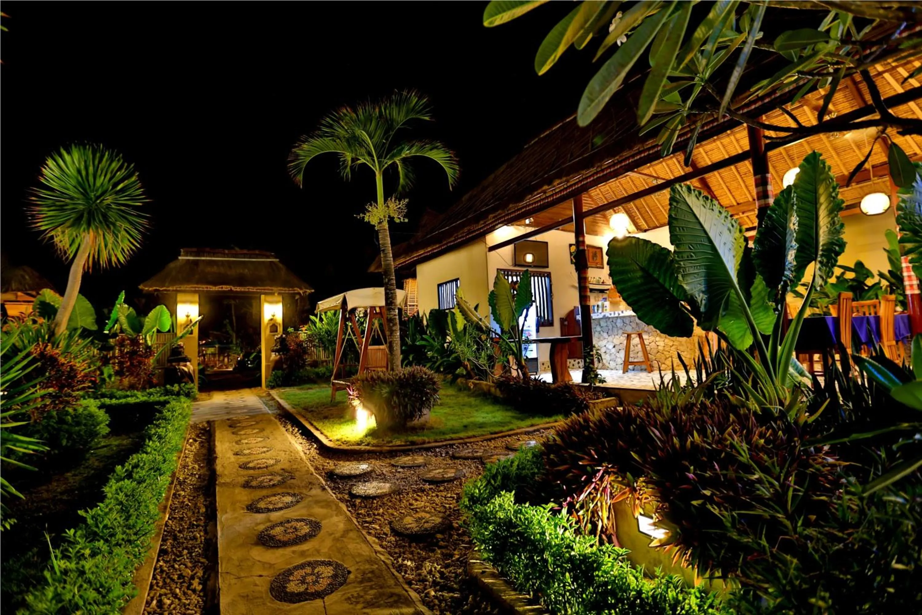 Restaurant/places to eat in Sunset Coin Lembongan