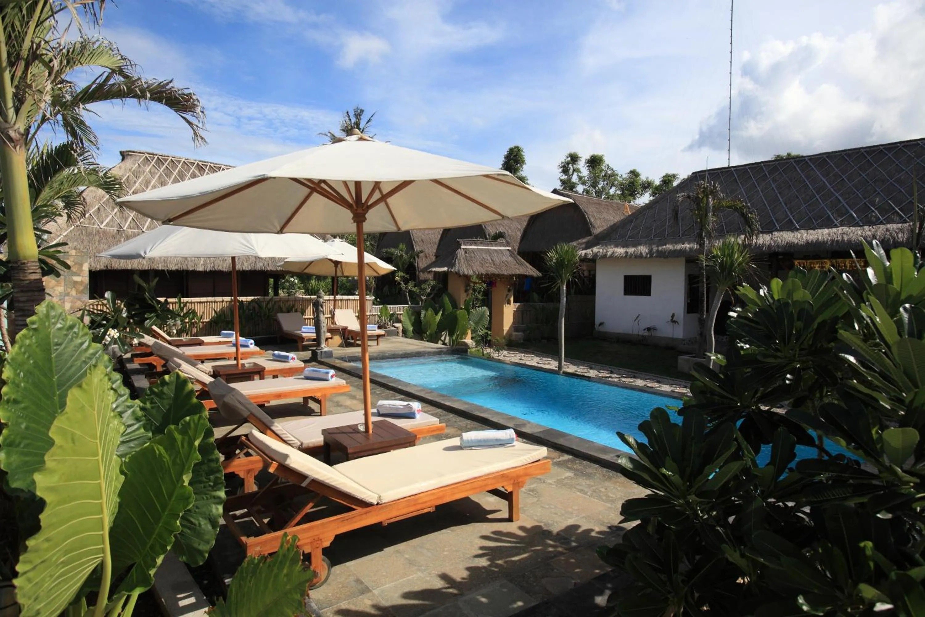 Day in Sunset Coin Lembongan