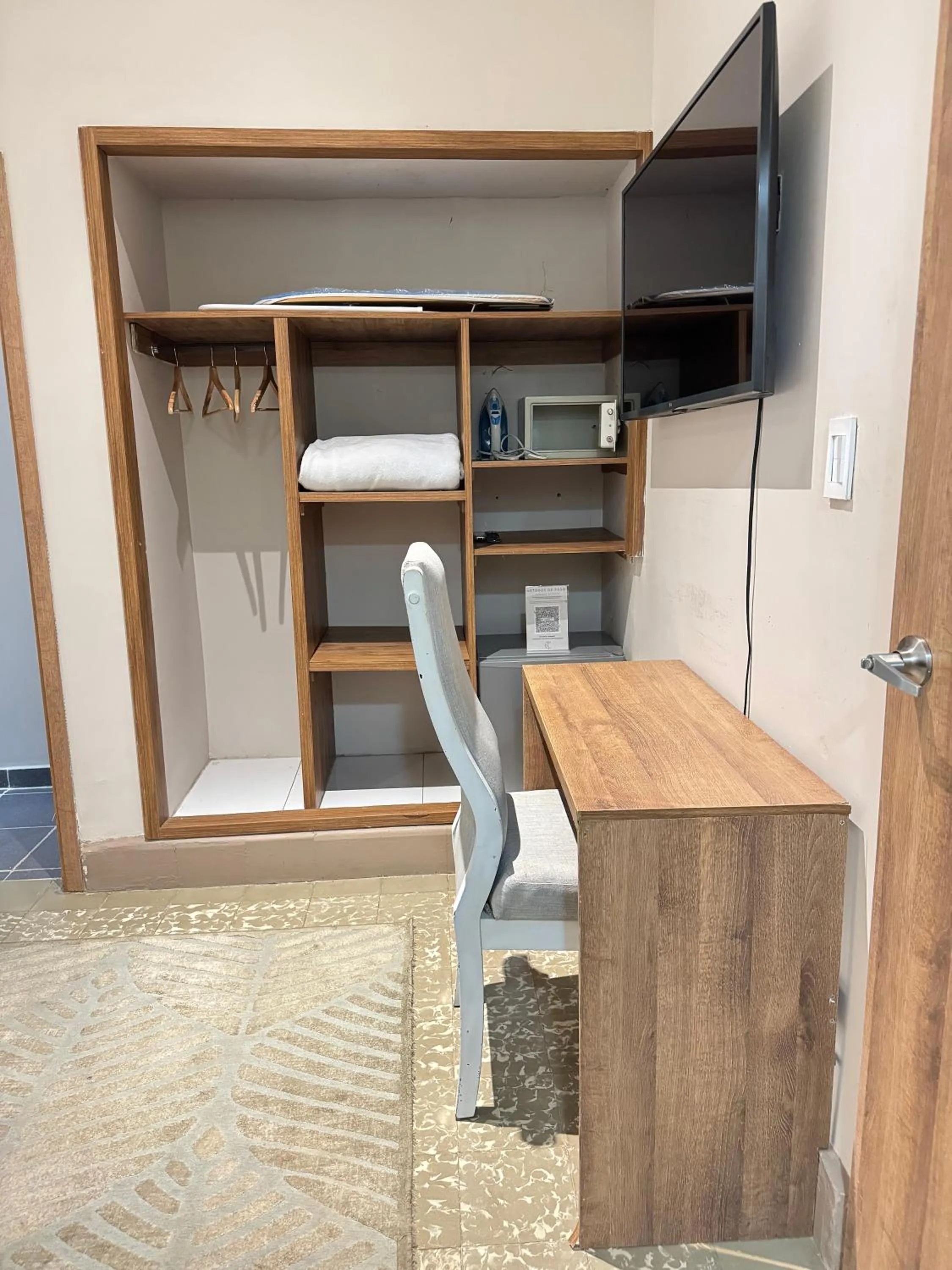 TV and multimedia in Casa Roman Hotel Boutique