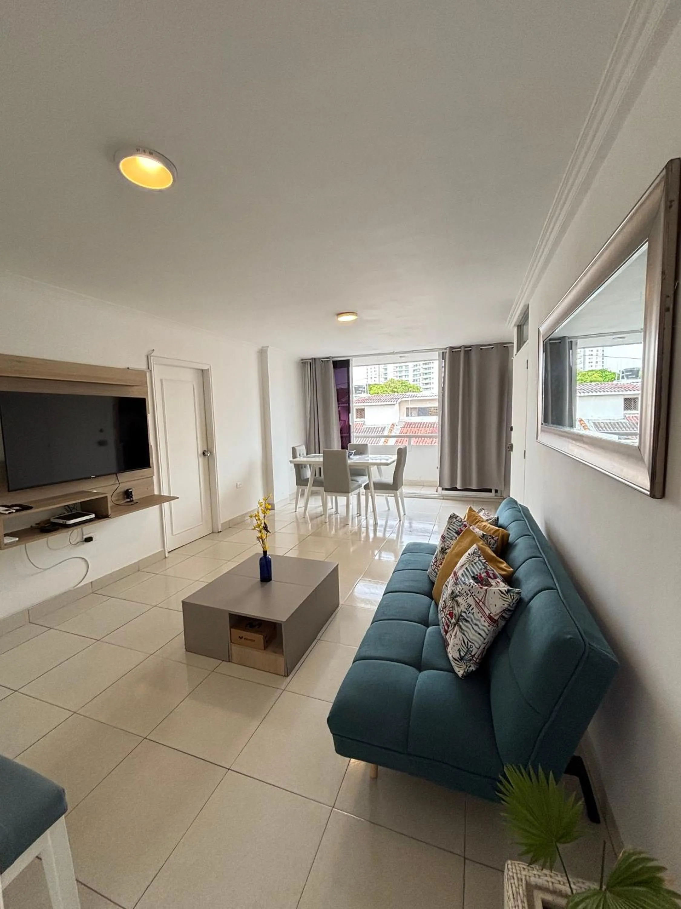 TV and multimedia in Casa Roman Hotel Boutique