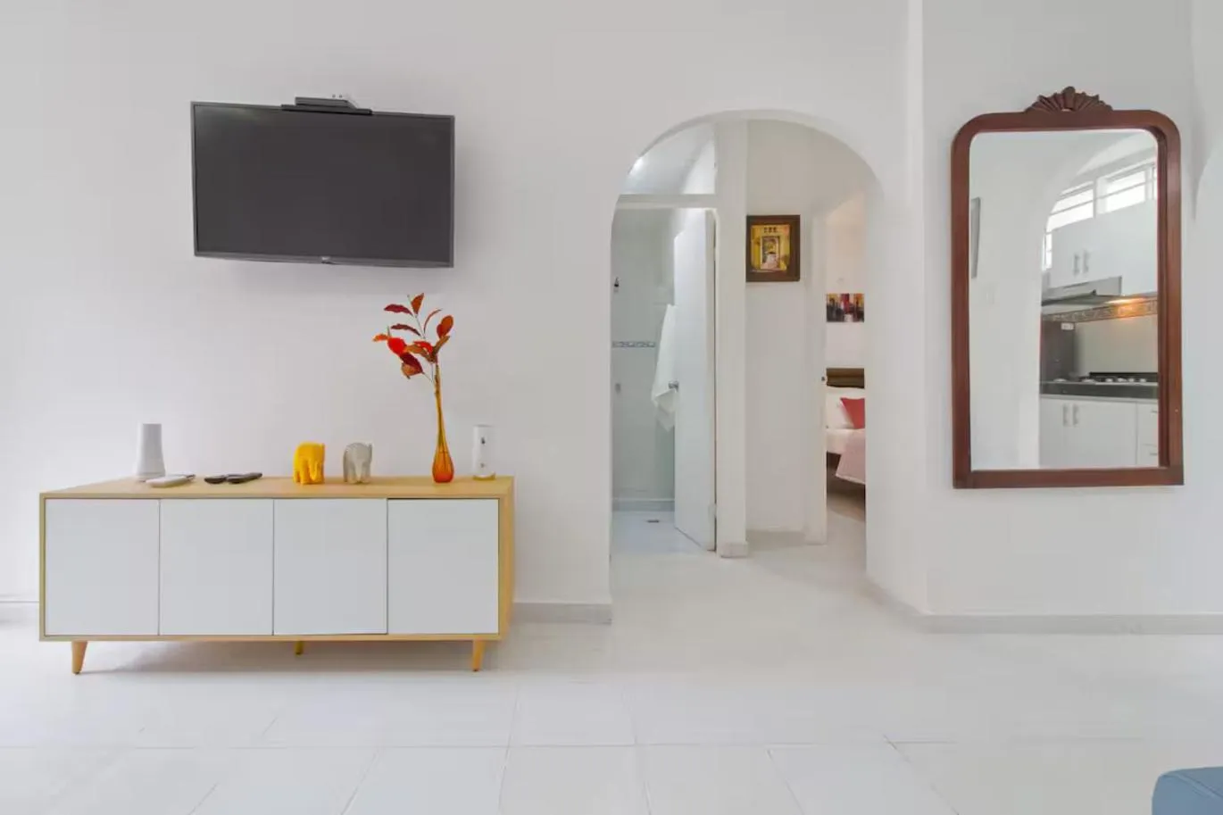 TV and multimedia in Casa Roman Hotel Boutique