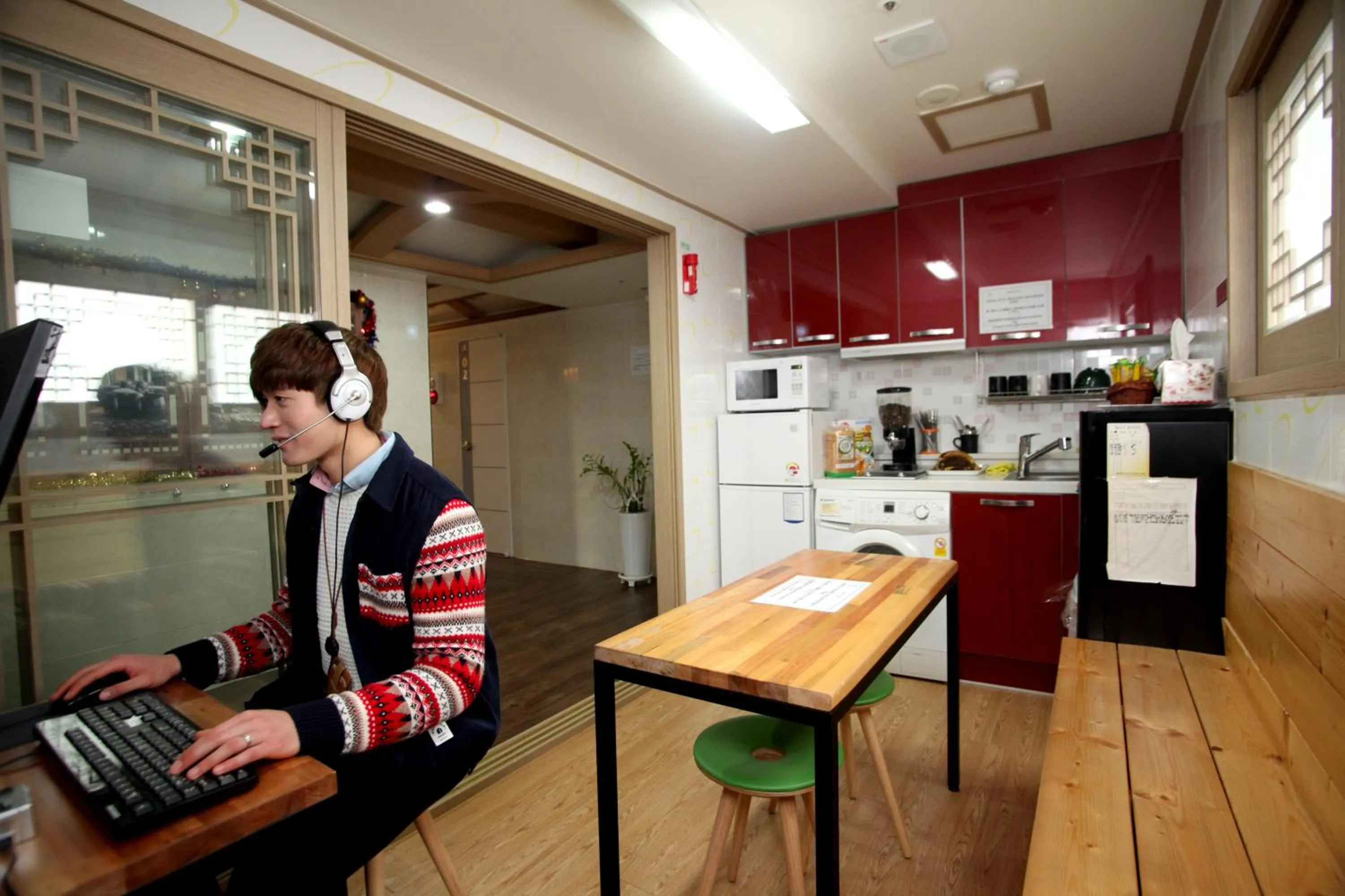 Communal lounge/ TV room in K-POP Residence Myeongdong 1