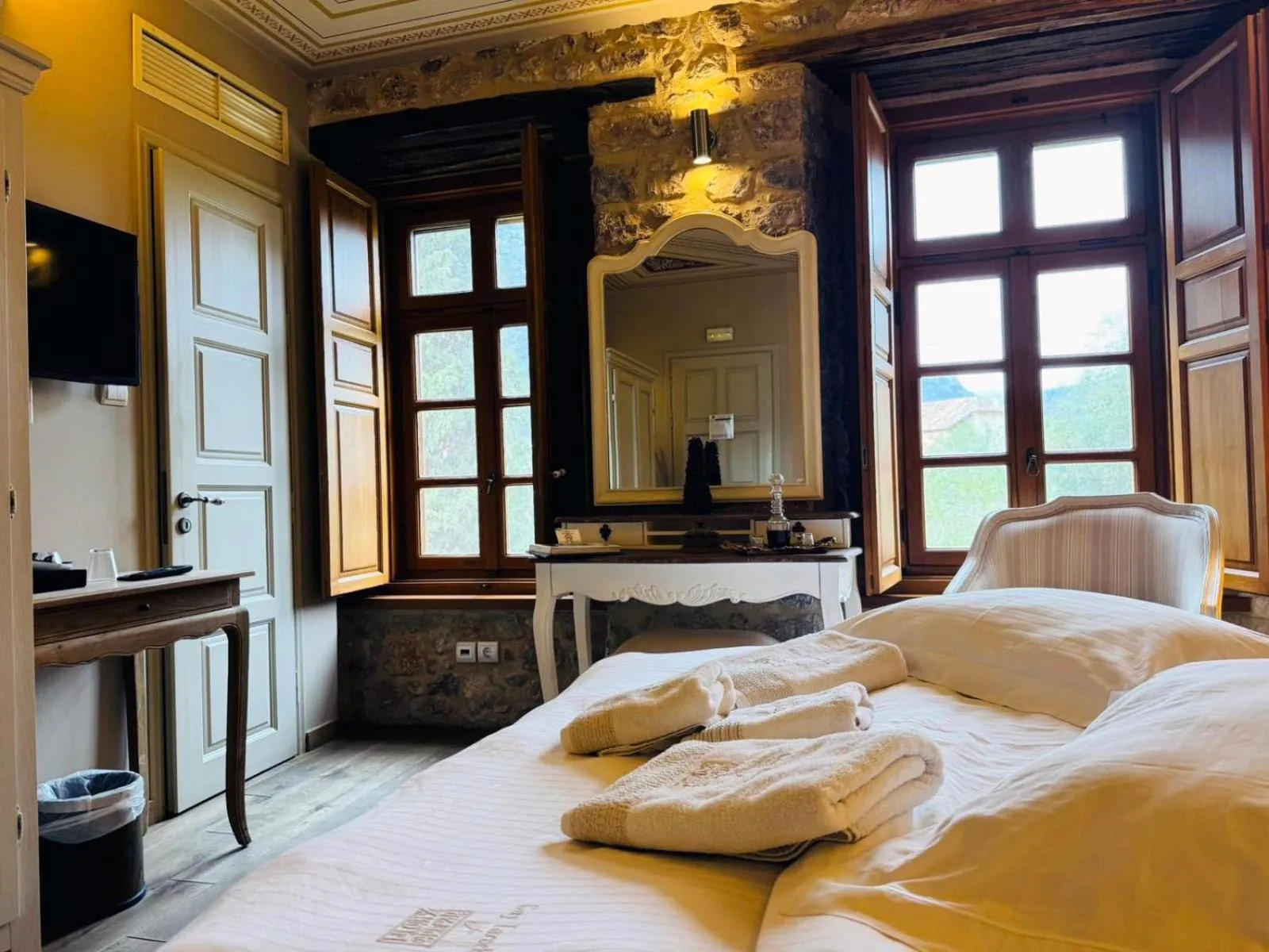 Bed in Archontiko Chioti