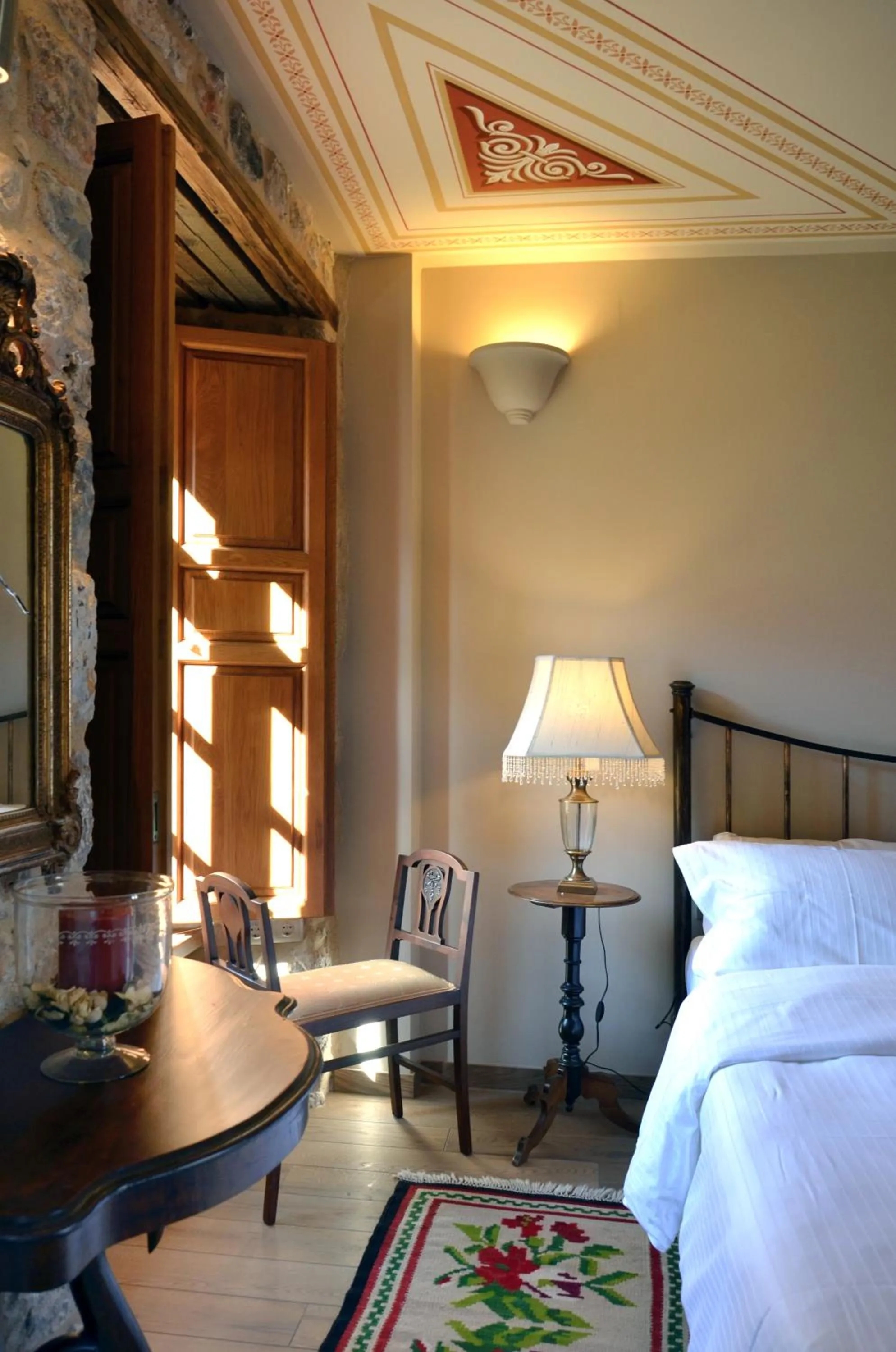 Decorative detail, Bed in Archontiko Chioti