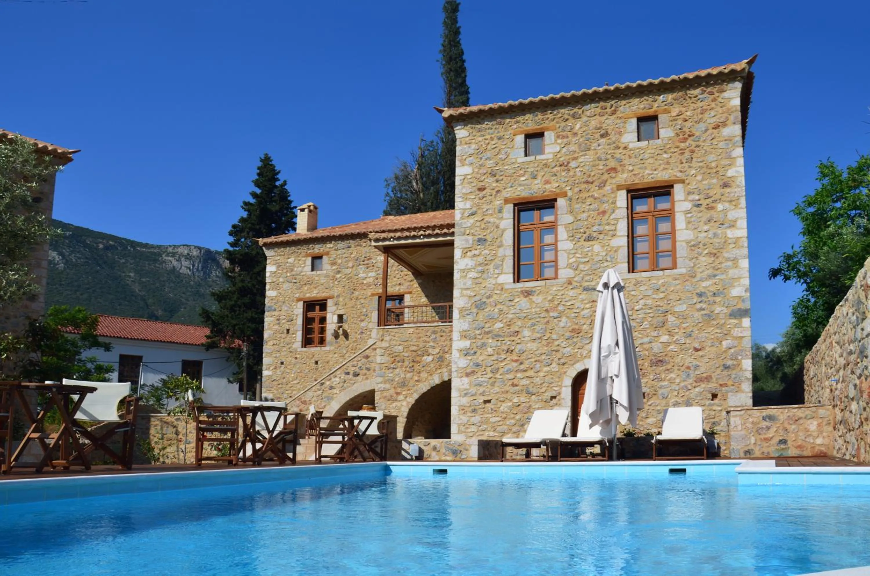 Swimming pool in Archontiko Chioti