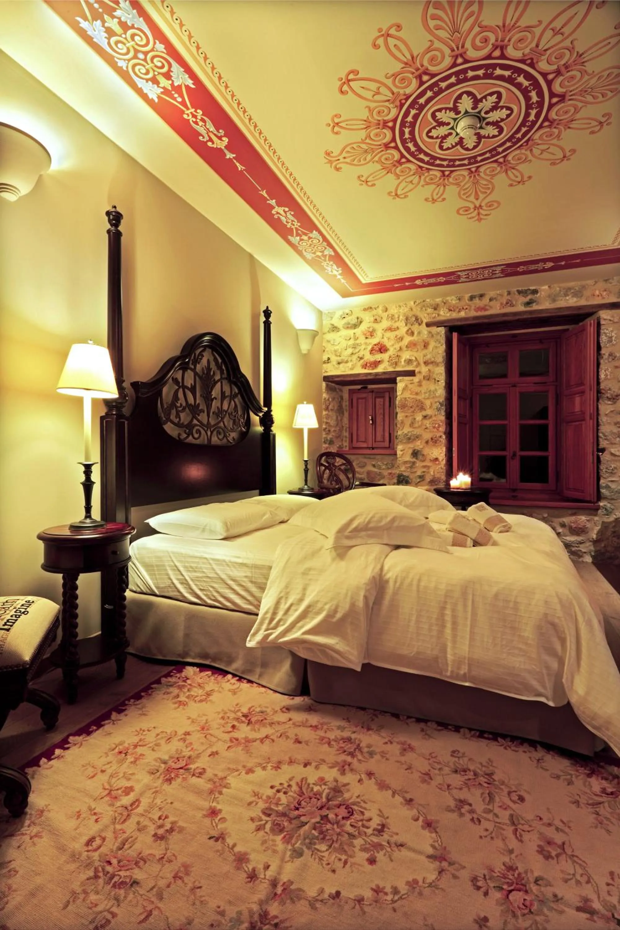 Photo of the whole room, Bed in Archontiko Chioti