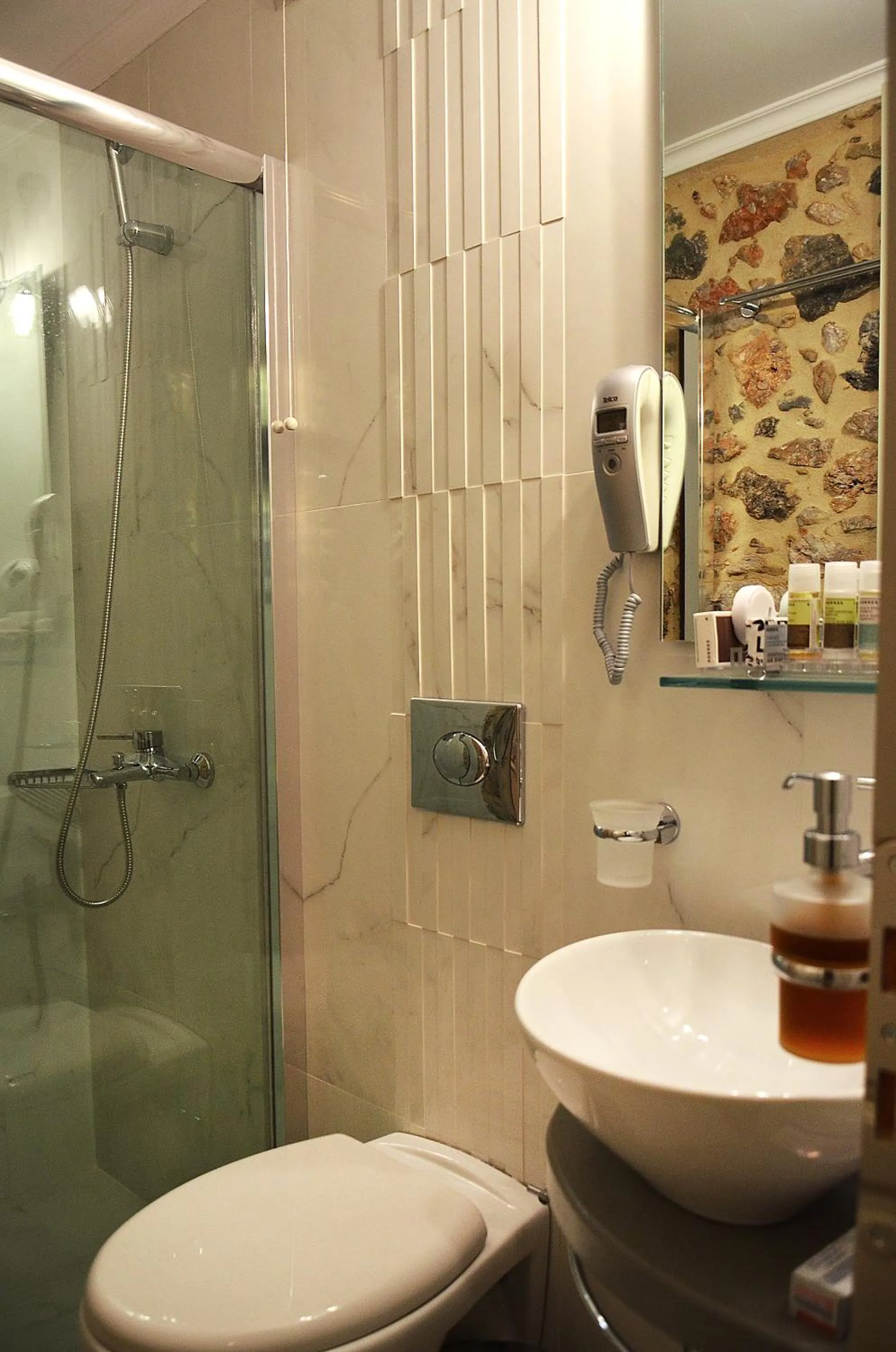 Shower in Archontiko Chioti